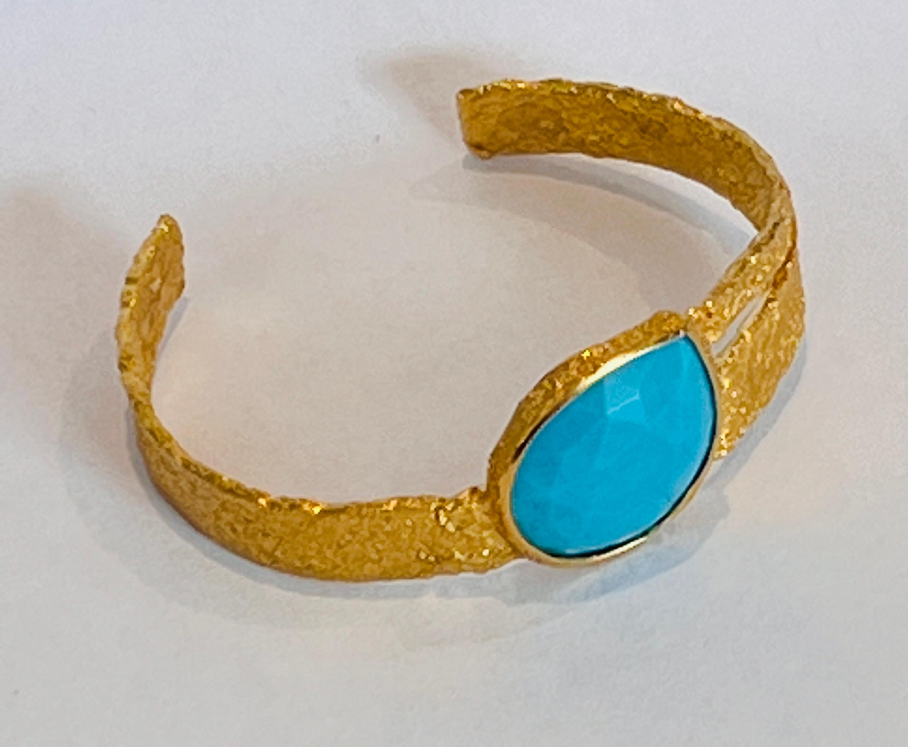 22k Gold Handmade Cuff with Turquoise, by Tagili For Sale 1