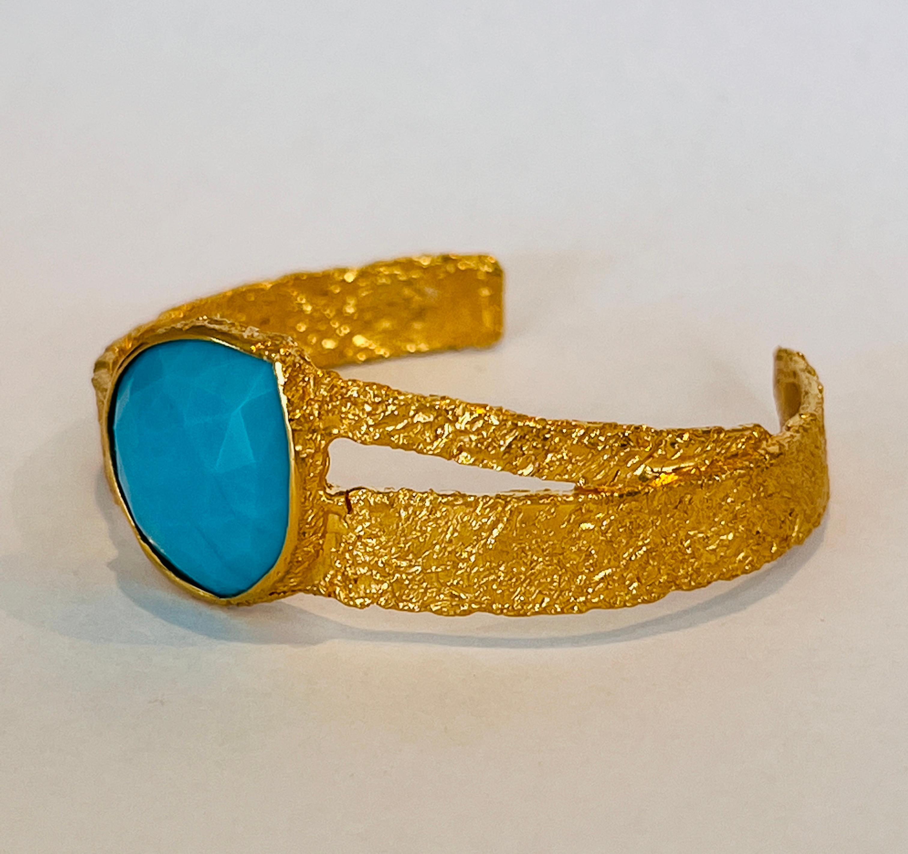 22k Gold Handmade Cuff with Turquoise, by Tagili For Sale 2