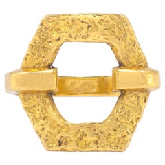 Bague en or 22 carats texturée à motif hexagonal