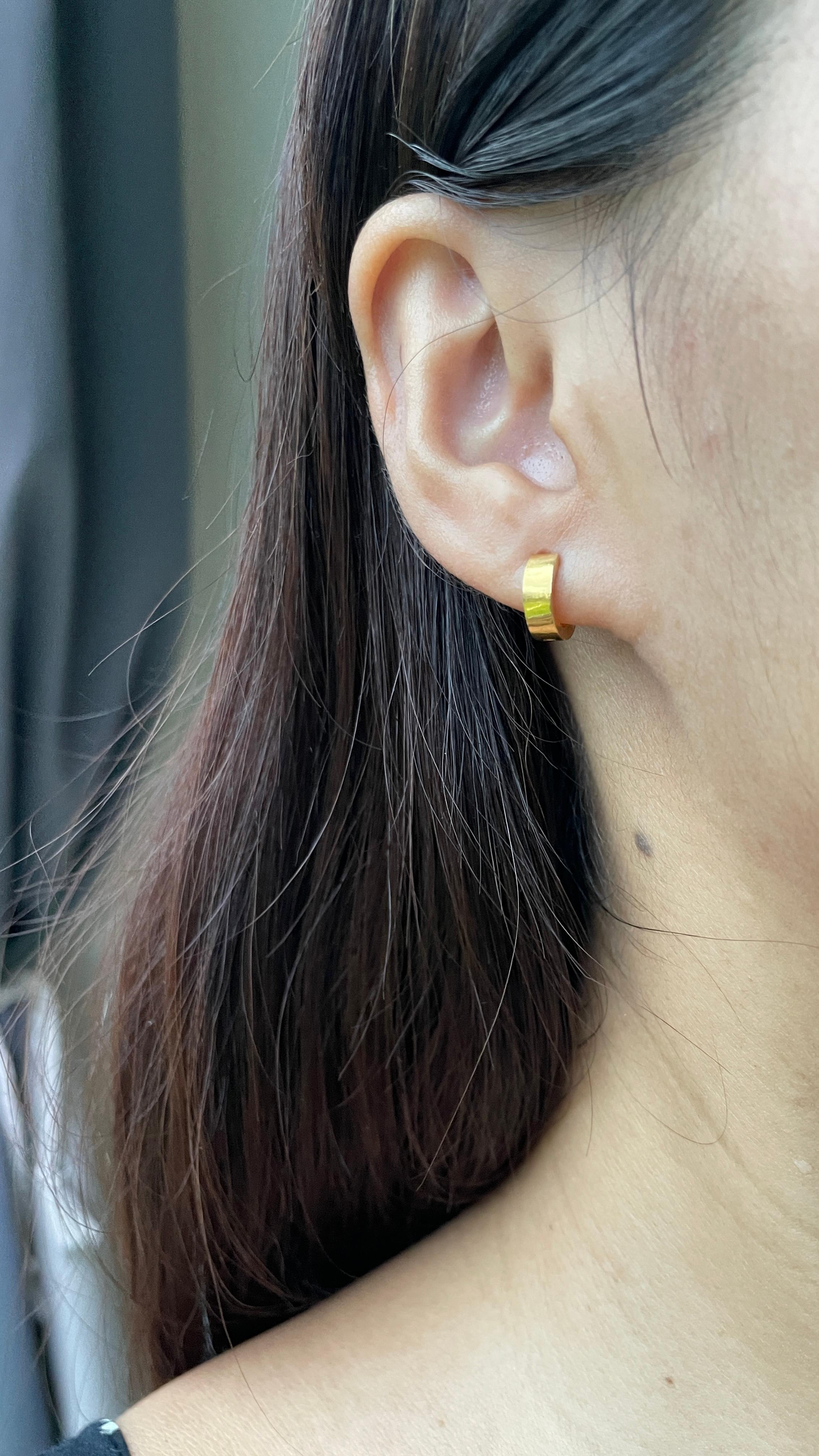 Orecchini a cerchio in oro 22k - Oro puro 916 (misura 10 mm) Cerchio in oro 916/oro puro 2,33g In condizioni Nuovo in vendita a Singapore, SG