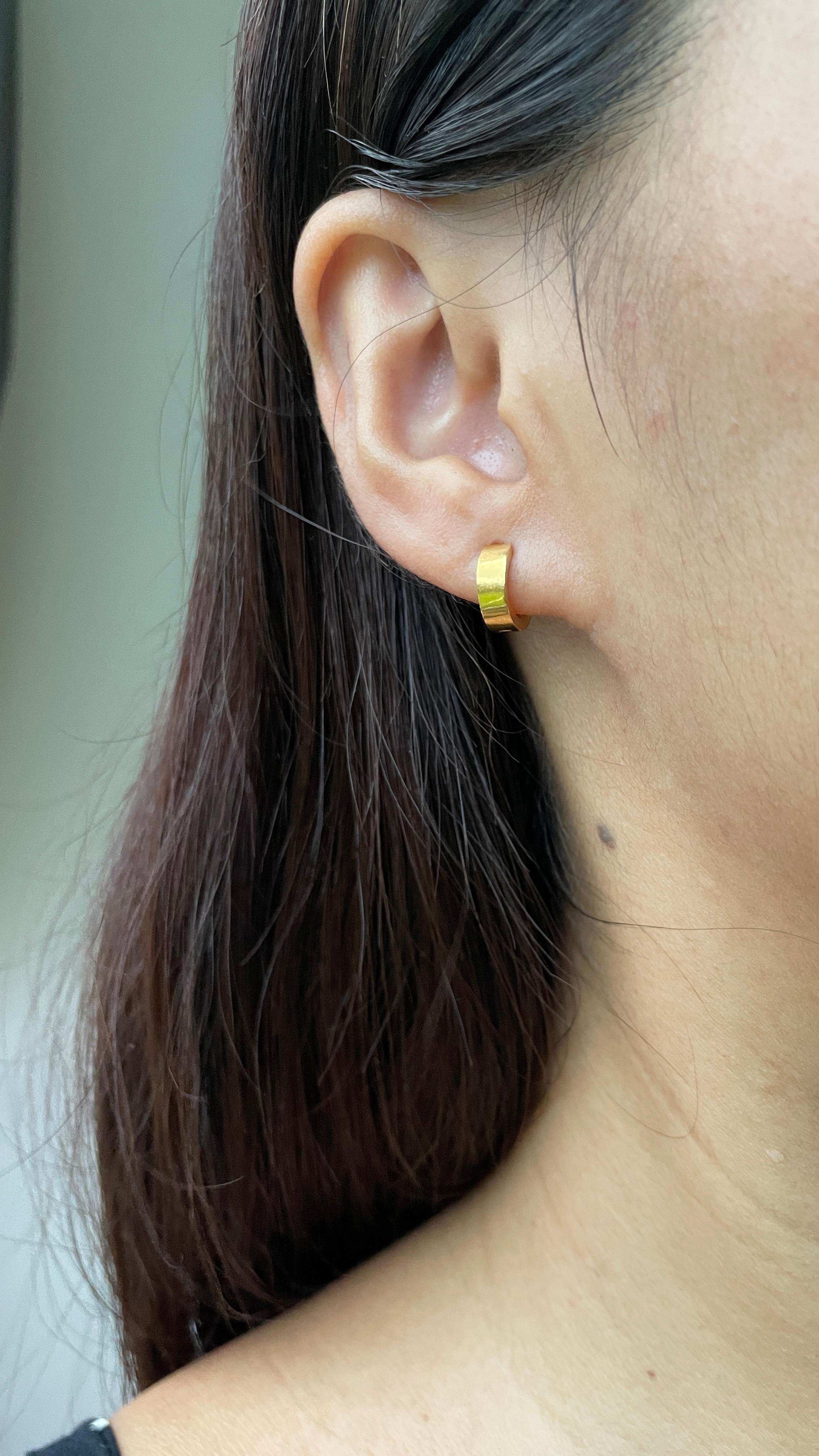 Donna Orecchini a cerchio in oro 22k - Oro puro 916 (misura 10 mm) Cerchio in oro 916/oro puro 2,33g in vendita
