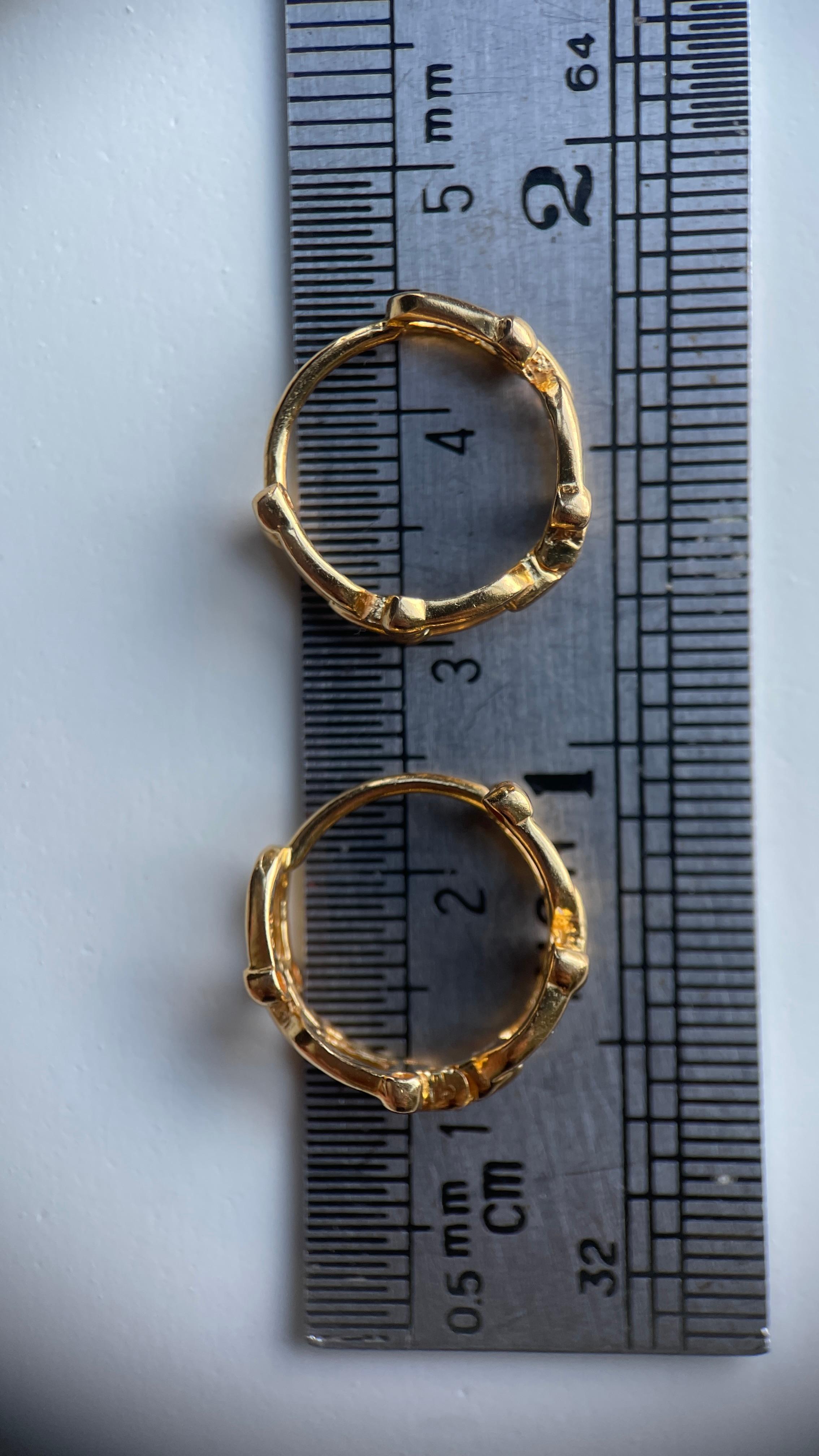 Donna Orecchini a cerchio in oro 22k - Oro puro 916 (misura 11mm) Cerchio in oro 916/oro puro-3,15g in vendita