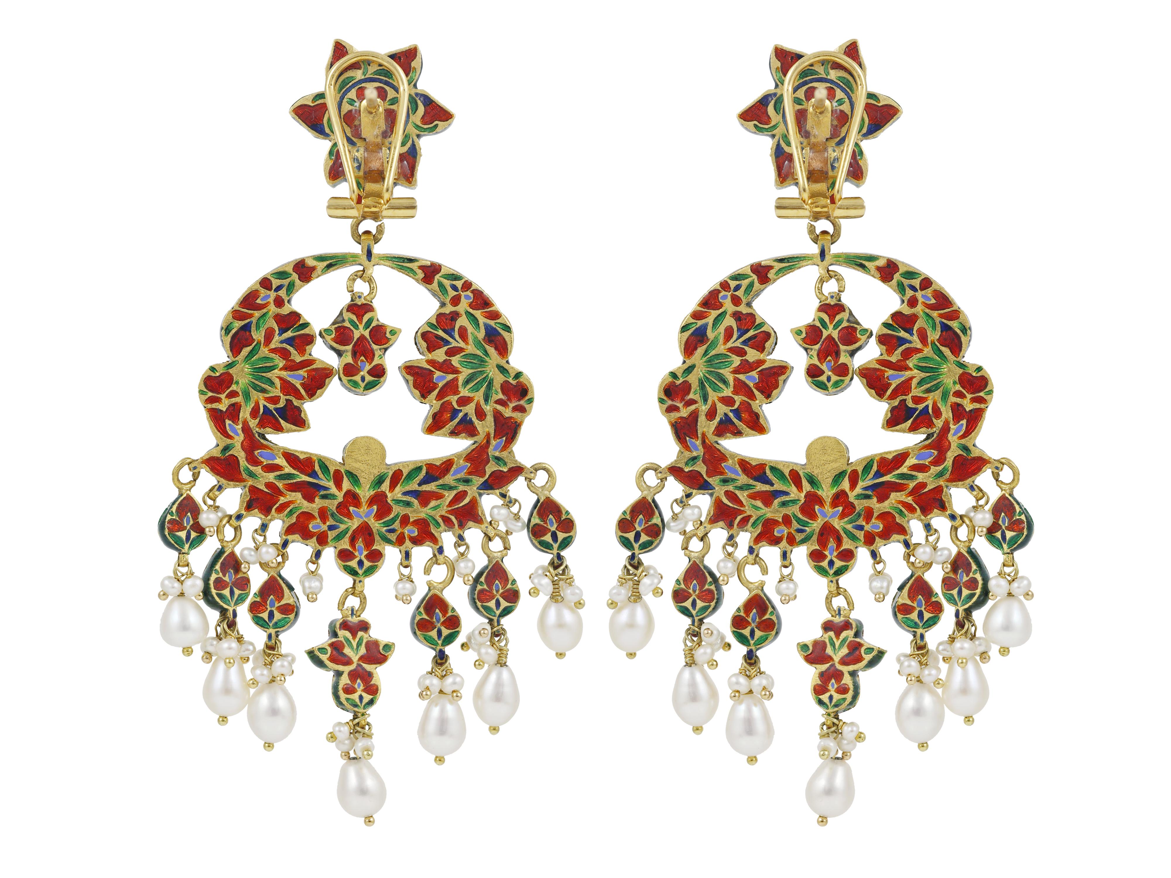 Orecchini Chandbali in oro 22K ispirati all'India con Meena, Polki di diamanti e perle In condizioni Nuovo in vendita a Bangkok,, TH