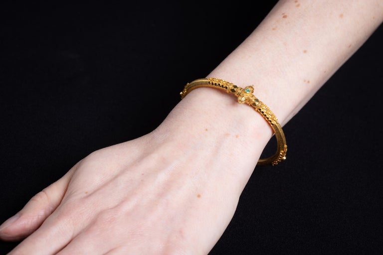 22K Gold Indian Bangle with Faceted Emeralds For Sale at 1stDibs