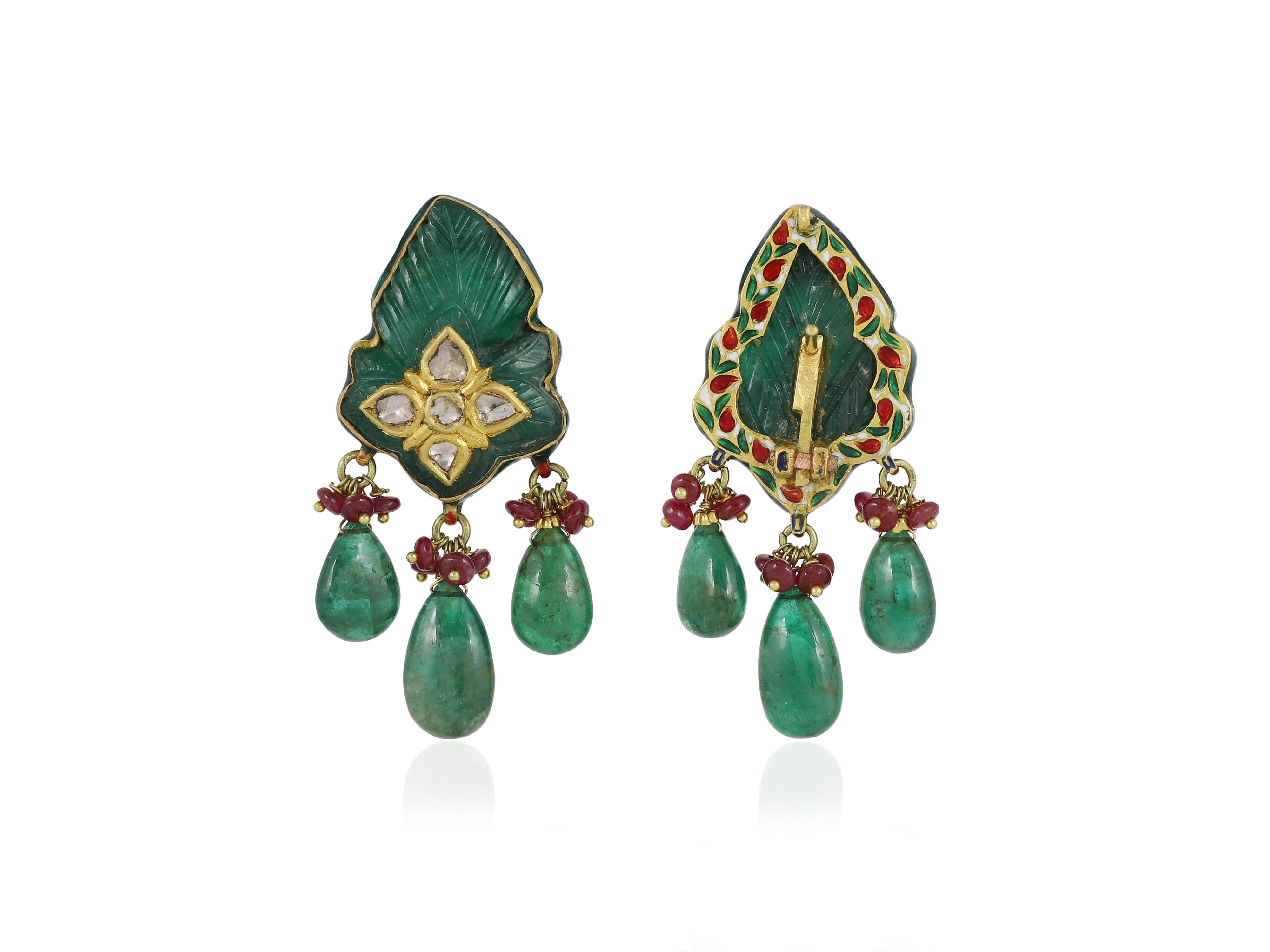 Women's 22K gold indian carved Mughal Emerald earrings with diamonds for indian wedding For Sale