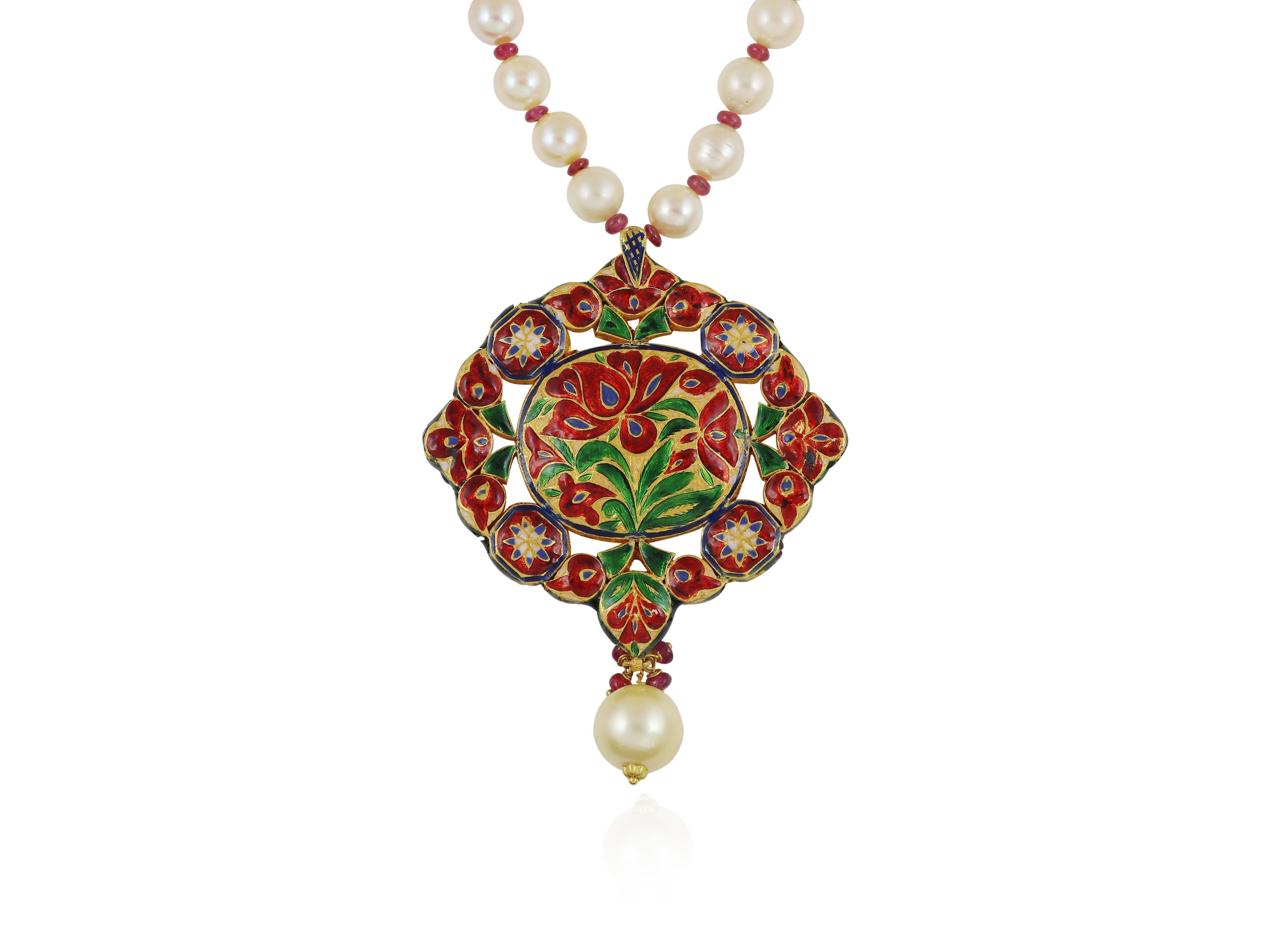 Pendentif en or 22K Indian navratna kundan Meena polki  Pendentif Jadau moghol en vente 2
