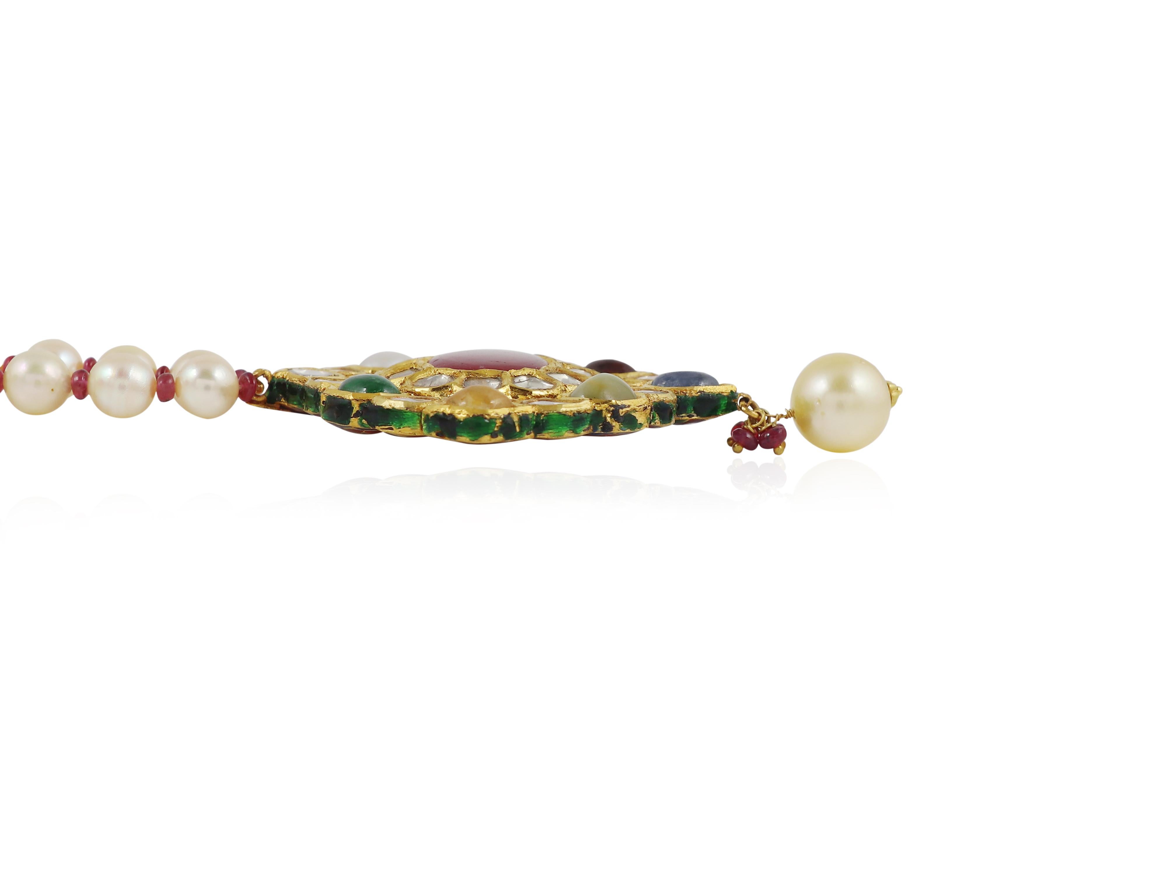 Pendentif en or 22K Indian navratna kundan Meena polki  Pendentif Jadau moghol en vente 3