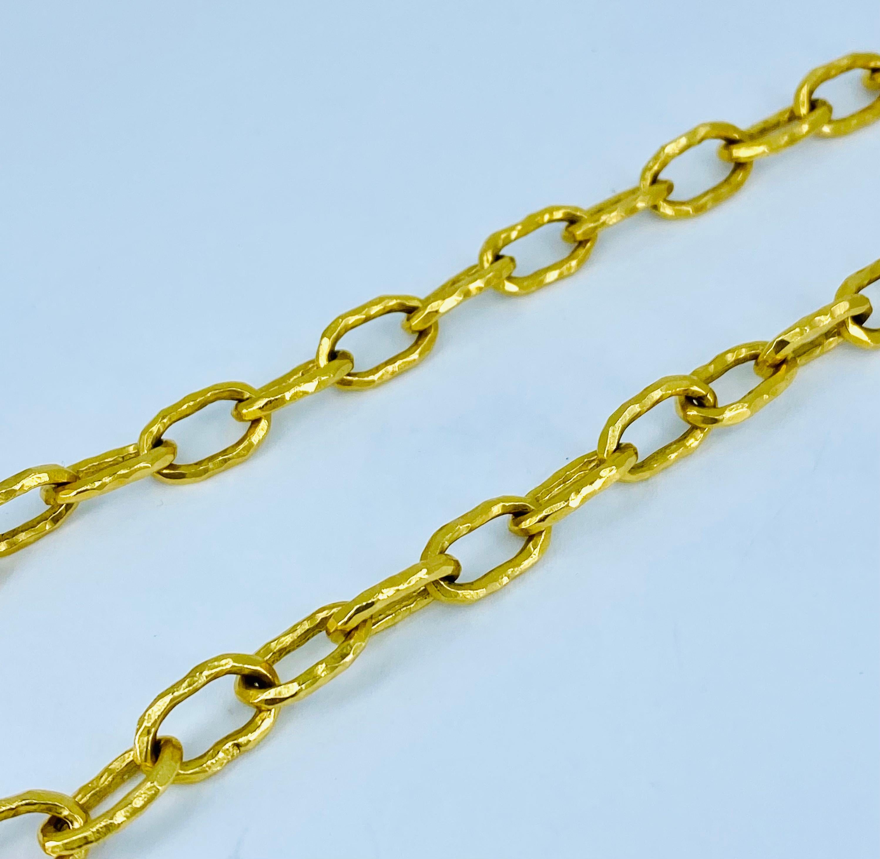 Collana con ciondolo figurato Jean Mahie in oro 22k in vendita 2
