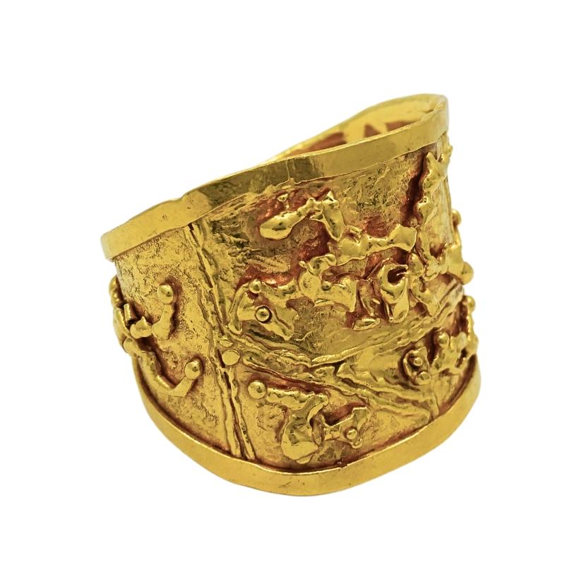 Bracelet manchette large en or 22k Jean Mahie en vente 2
