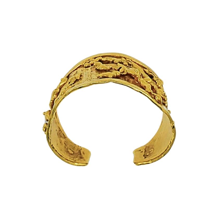 Bracelet manchette large en or 22k Jean Mahie en vente 4