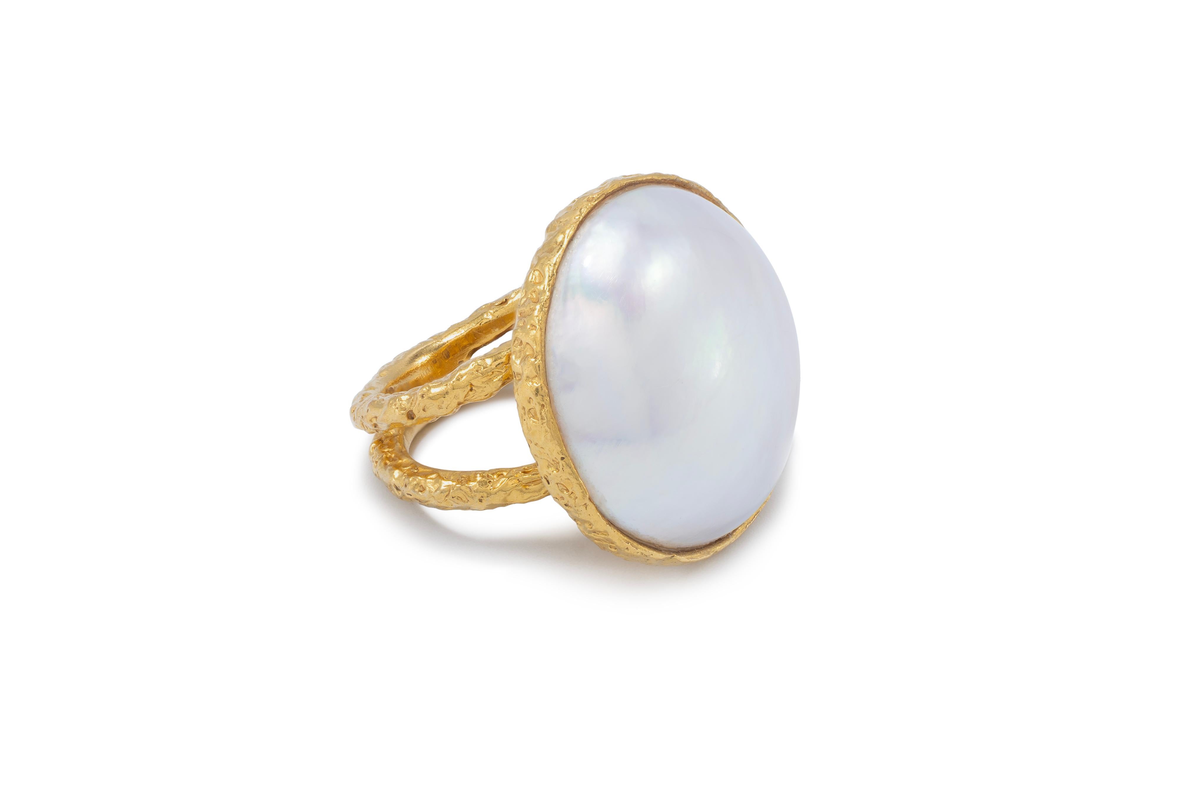 22k Gold Mabe Pearl Signature Cocktail Ring by Tagili In New Condition For Sale In New York, NY