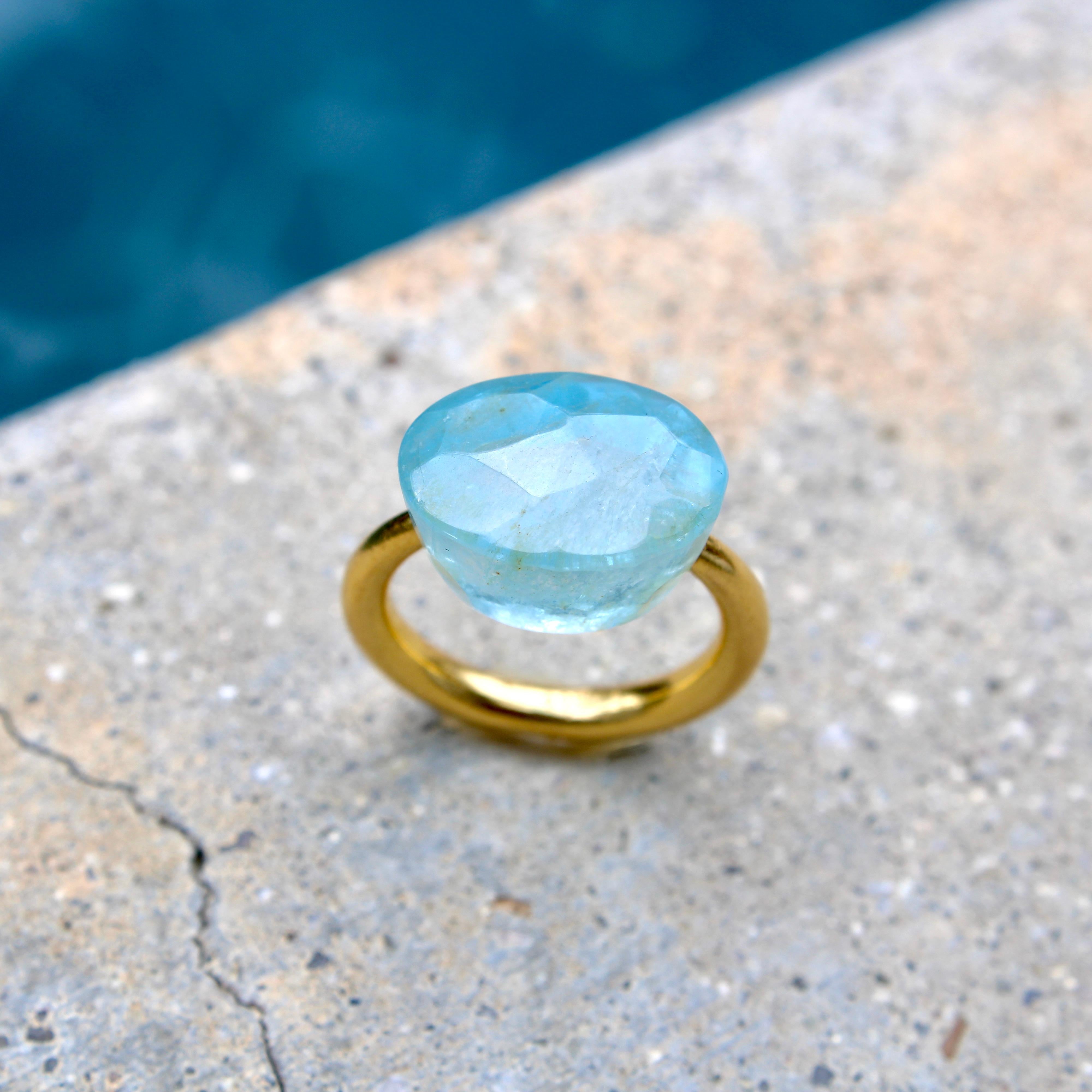 22K Gold Marie-Hélène de Taillac Milky Aquamarine Cabochon Ring For Sale 6