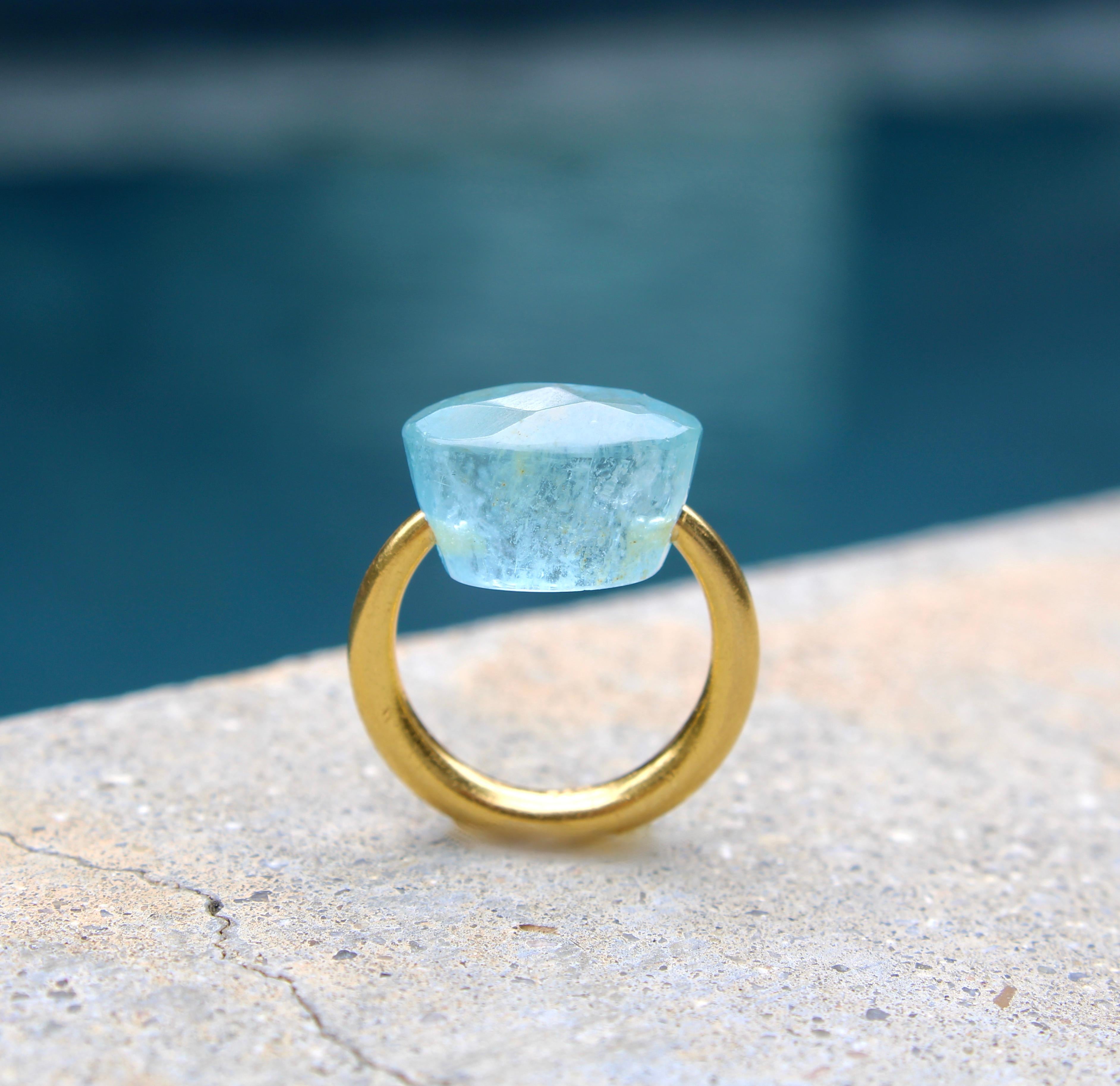 22K Gold Marie-Hélène de Taillac Milky Aquamarine Cabochon Ring For Sale 7
