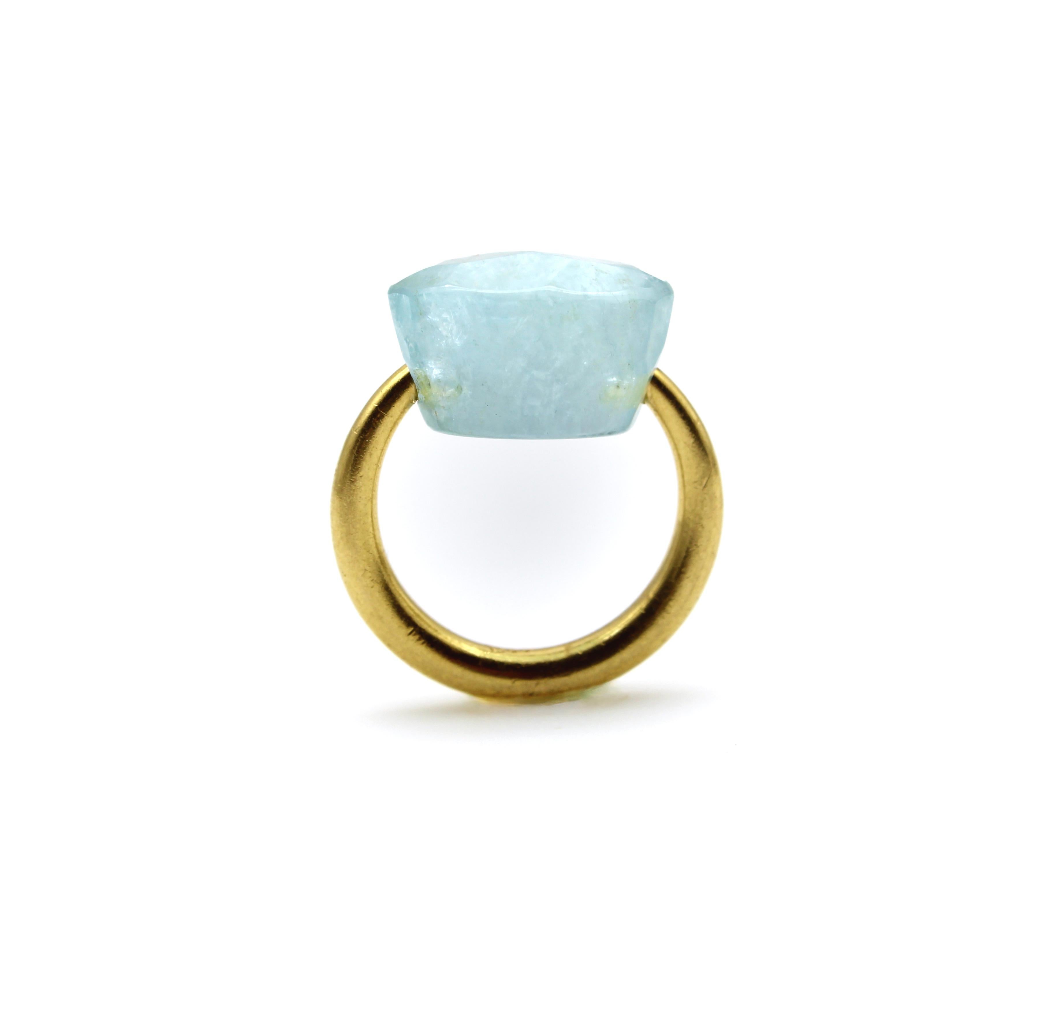 Contemporary 22K Gold Marie-Hélène de Taillac Milky Aquamarine Cabochon Ring For Sale