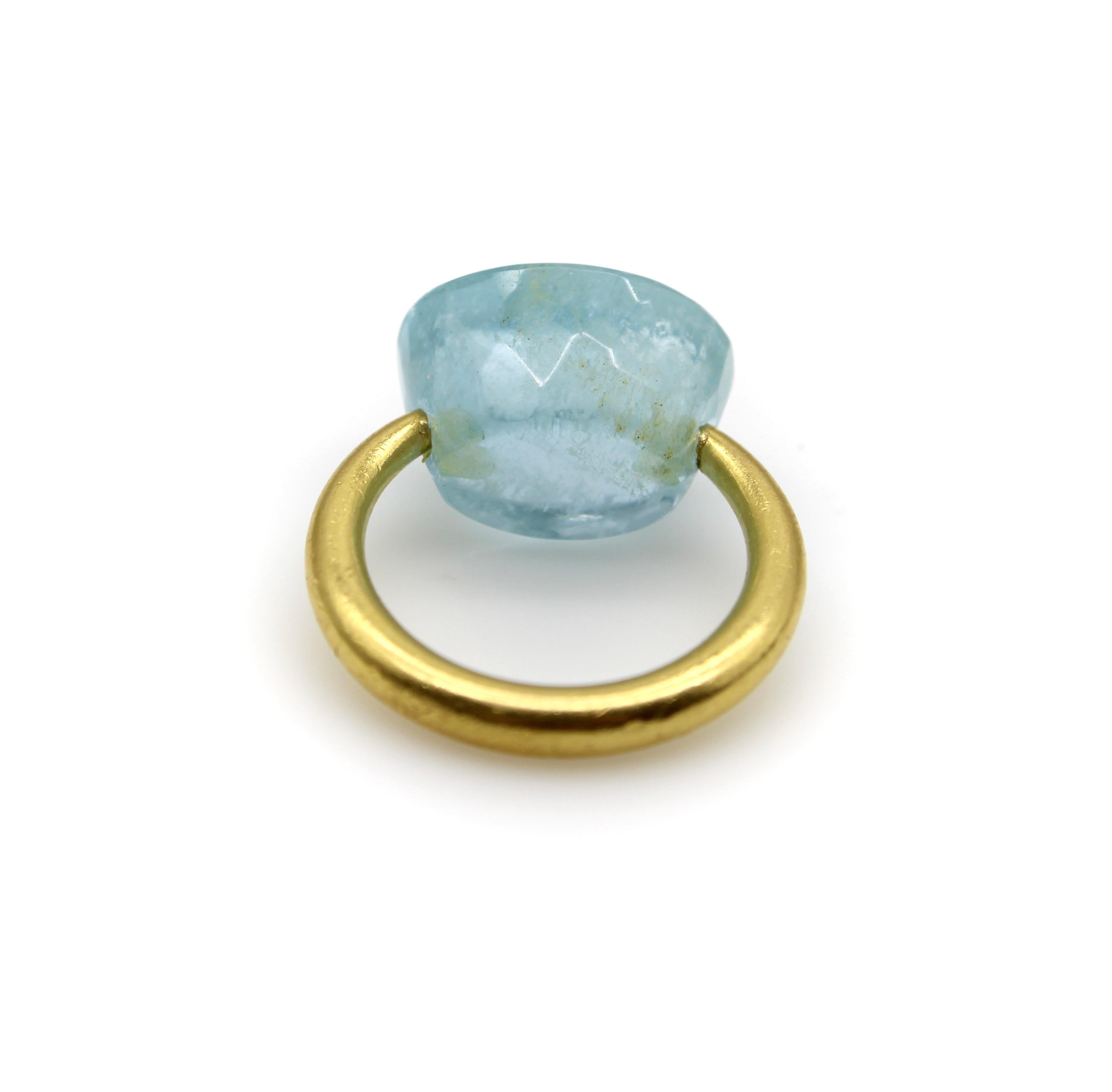 22K Gold Marie-Hélène de Taillac Milky Aquamarine Cabochon Ring For Sale 2