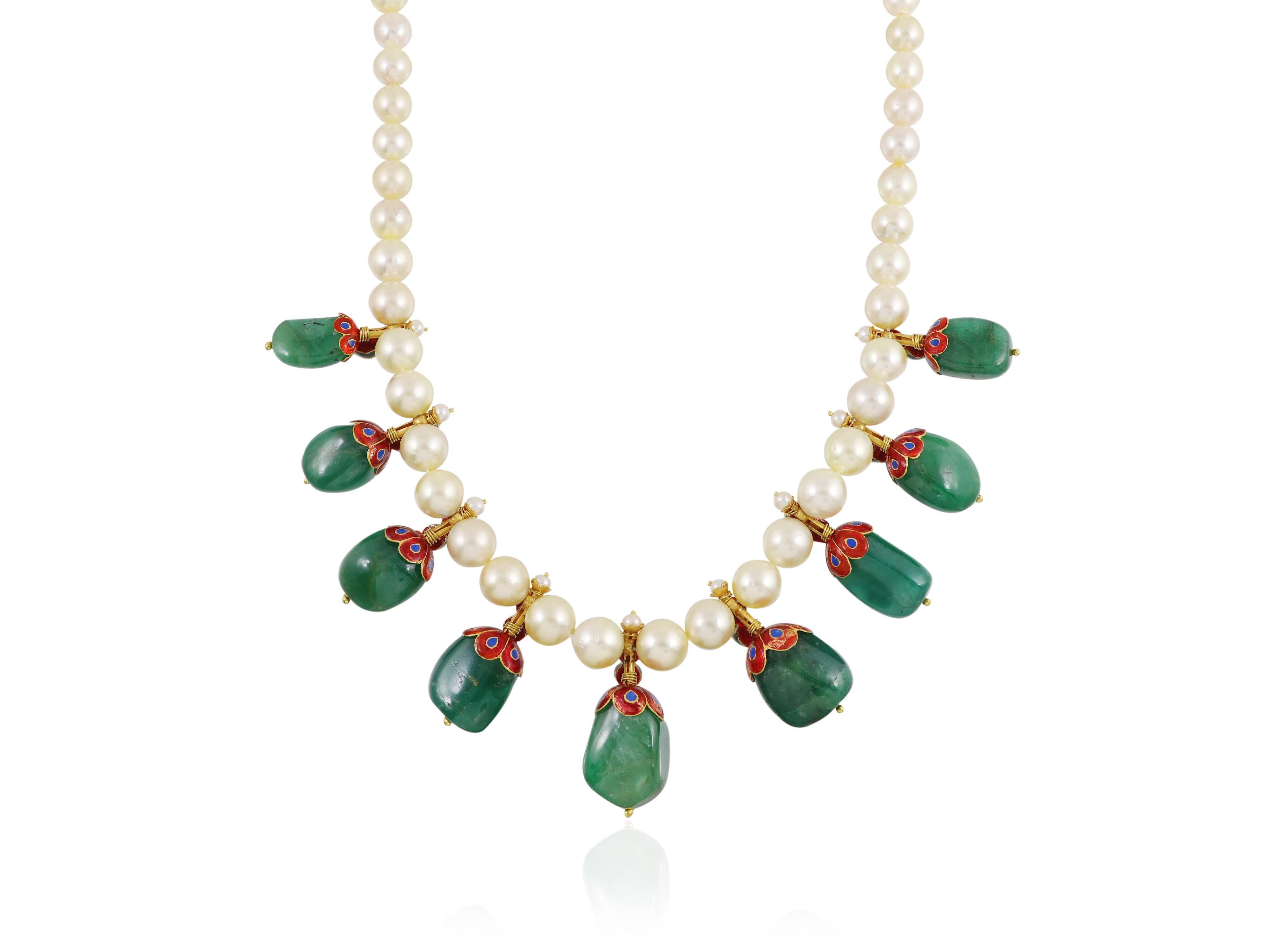 Oro 22K Mughal indiano con diamanti e smeraldi e perle del mare del sud incastonate in vendita 3