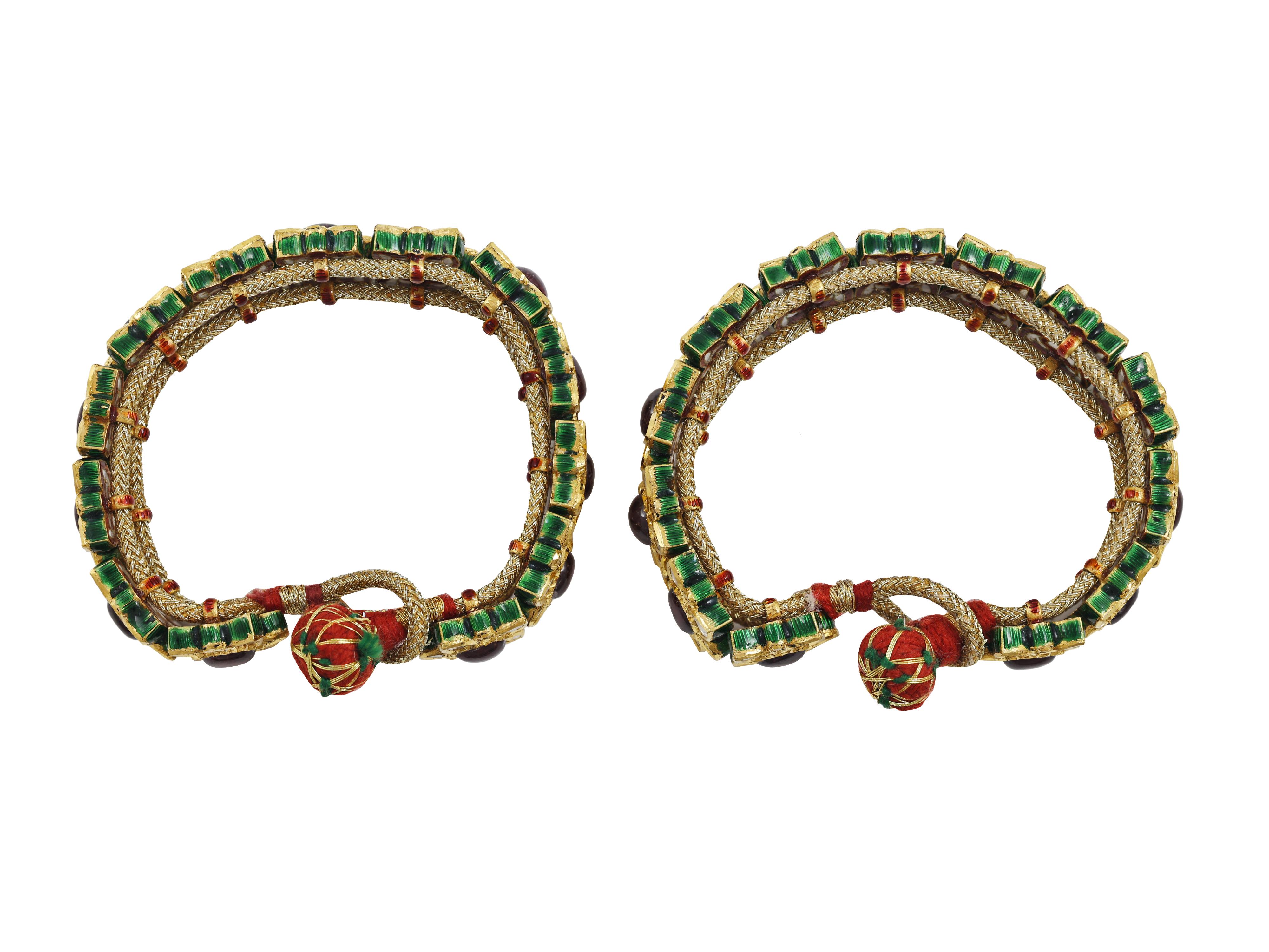 Bracciale indiano Mughal in oro 22K con diamanti e rubini e smalto In condizioni Nuovo in vendita a Bangkok,, TH