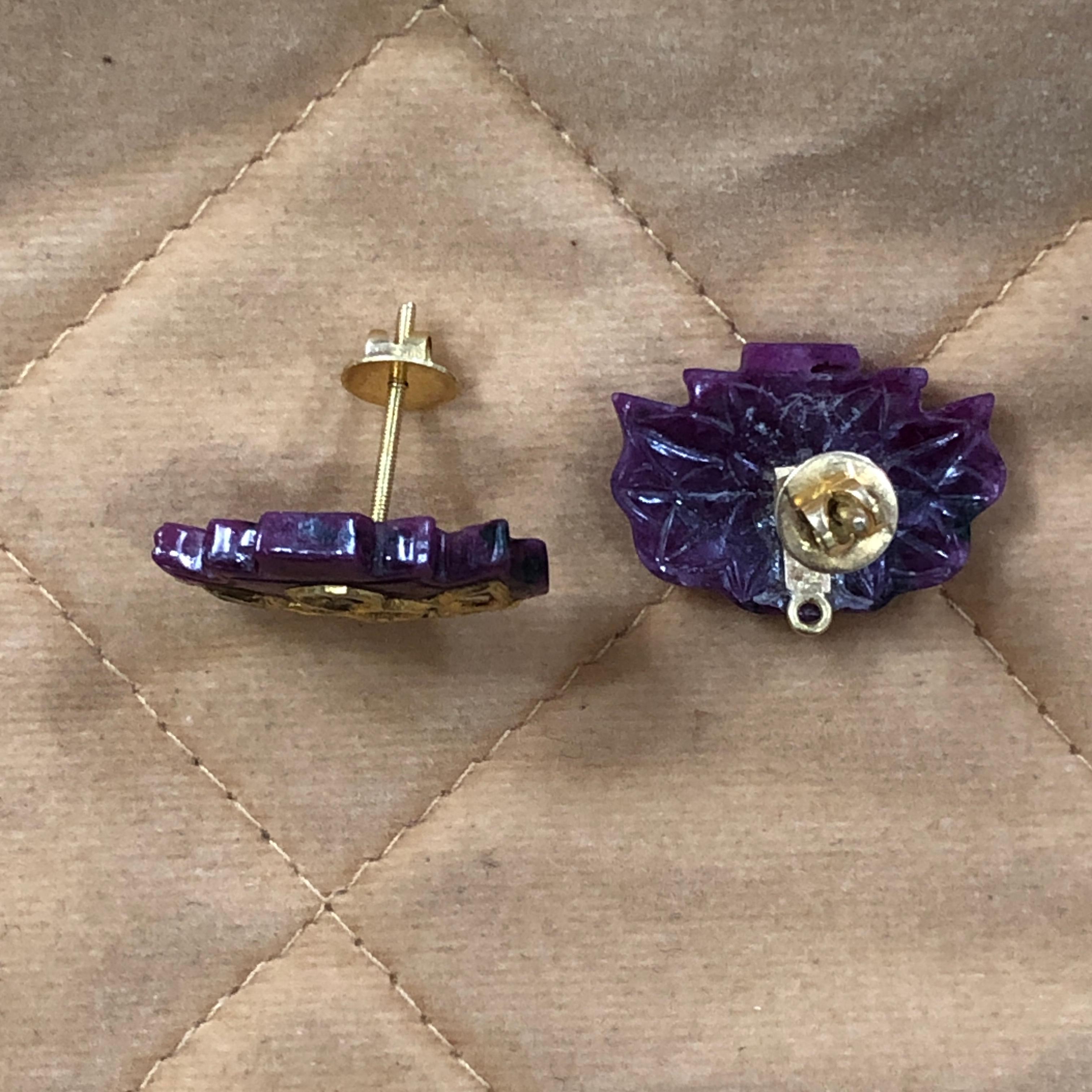 22K gold Mughal natural ruby studs inlaid with diamonds and gold For Sale 3