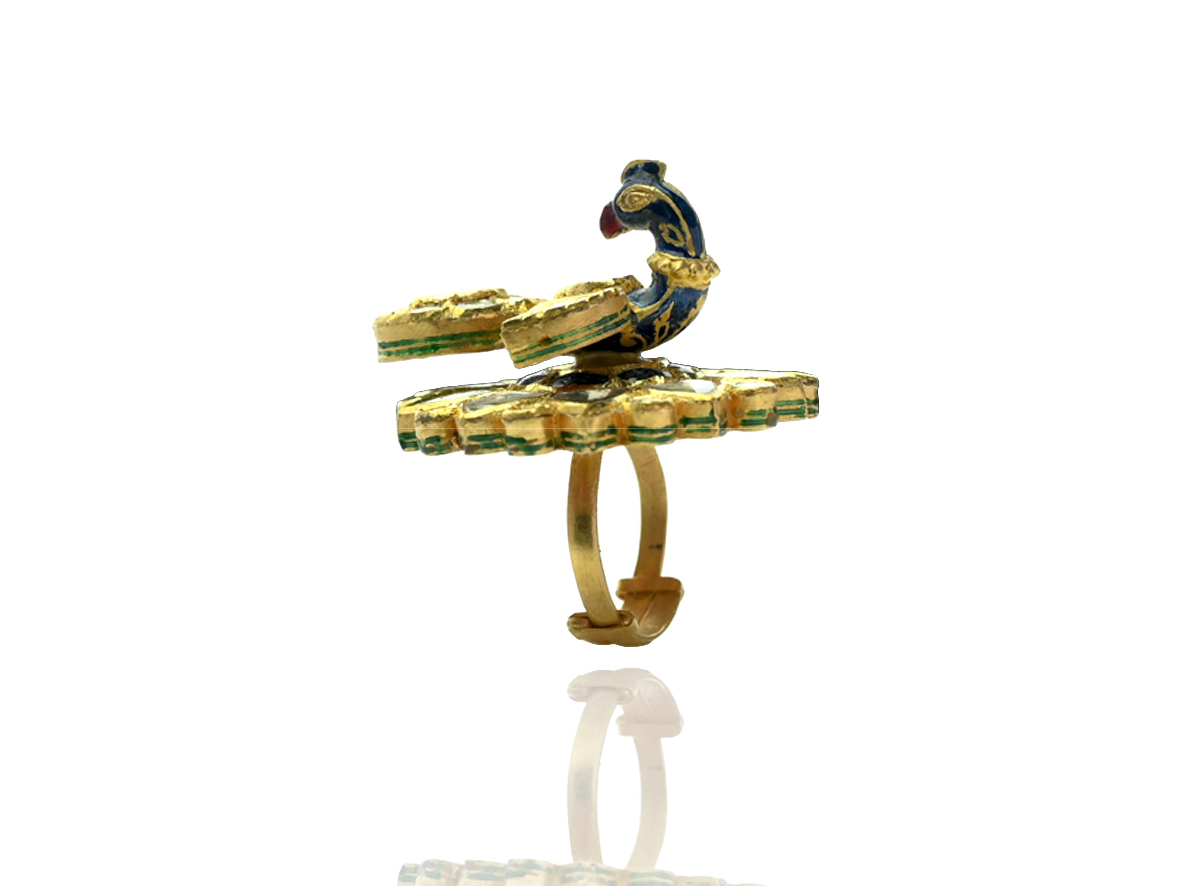 Anello Mughal Peacock in oro 22K con smalto e kundan meena, tempestato di polacchi di diamanti in vendita 3