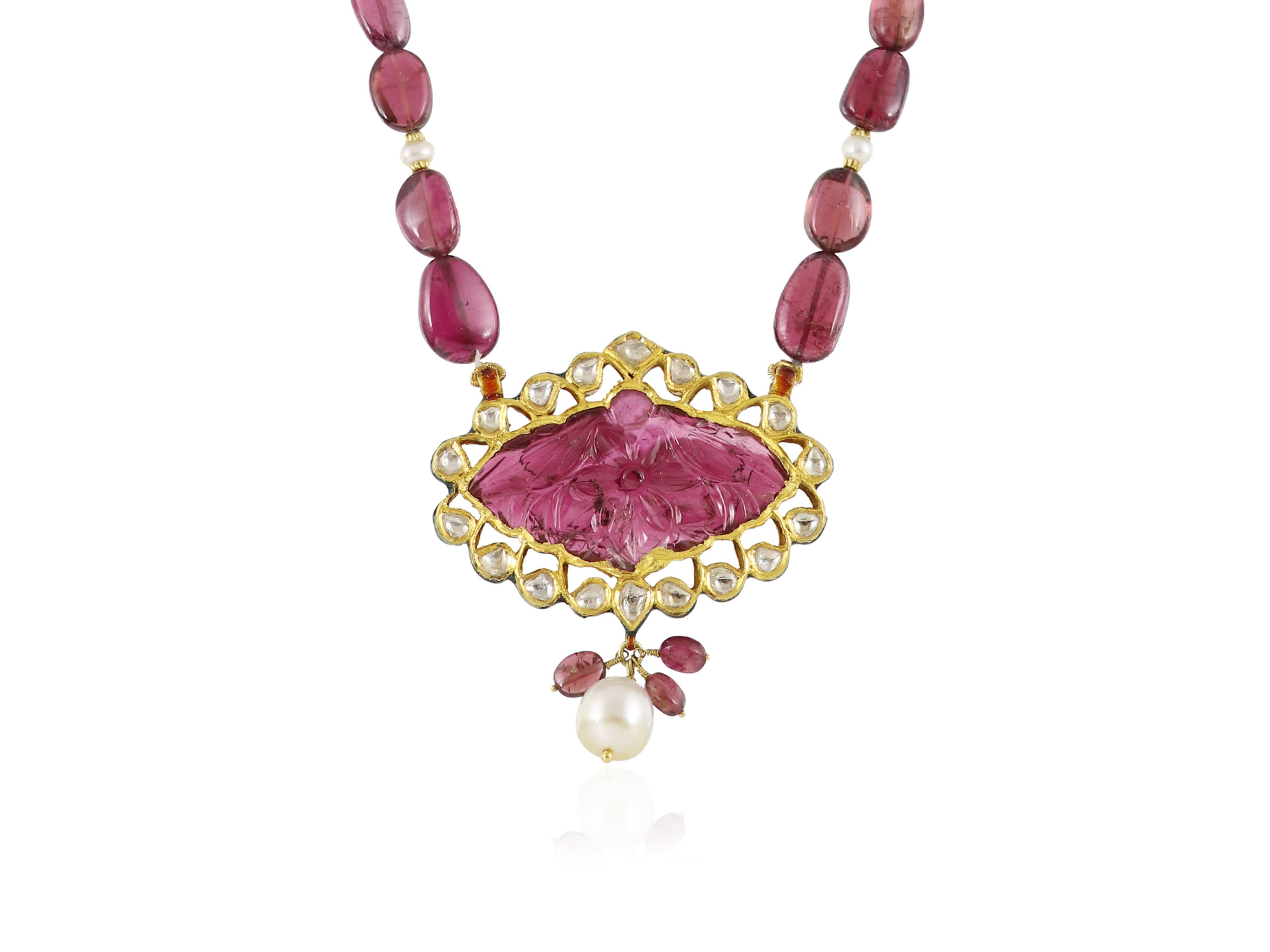 Tumbled 22K gold Mughal Tourmaline pendant with natural diamond polki for Indian wedding For Sale