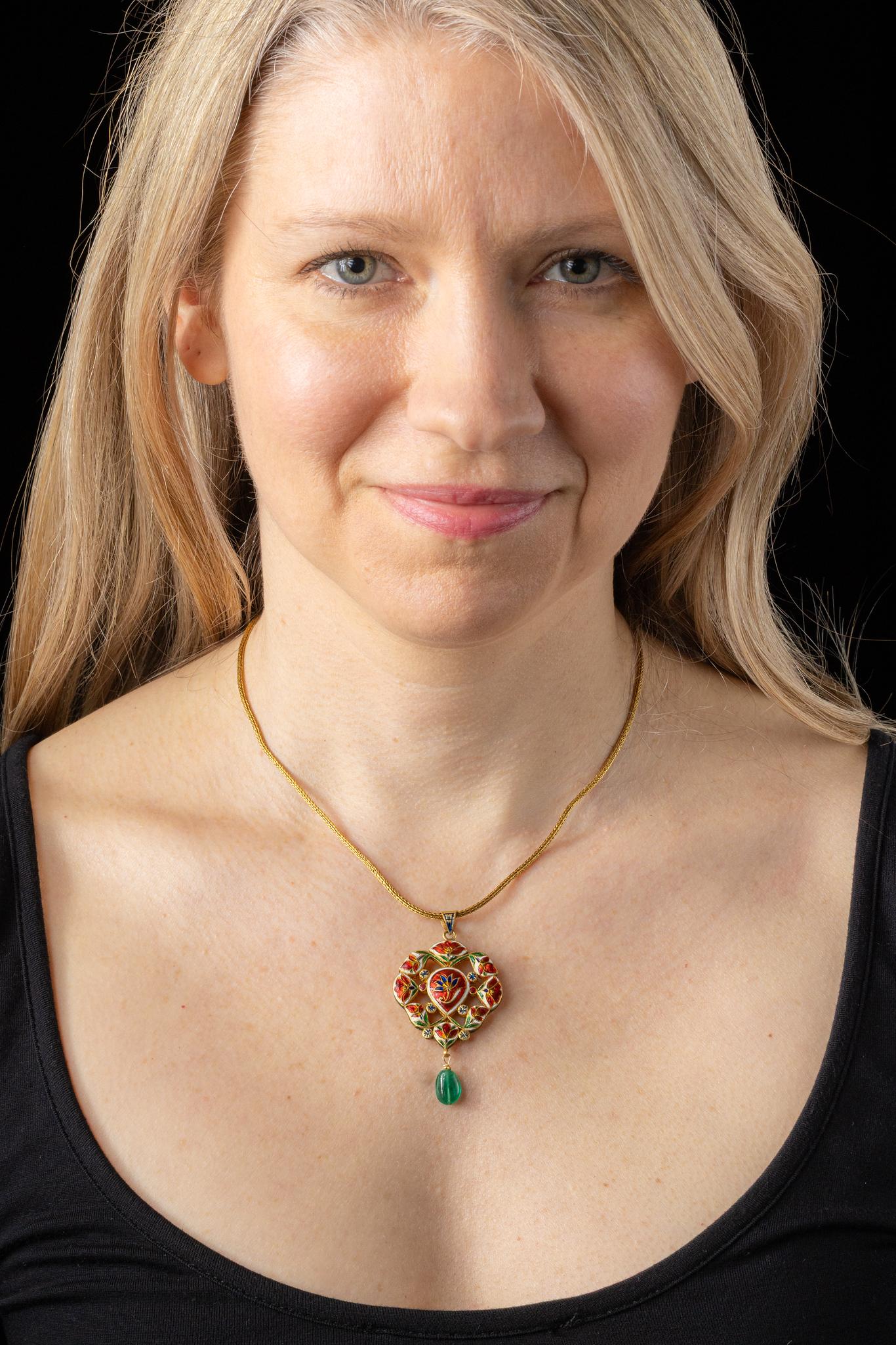 navaratna pendant