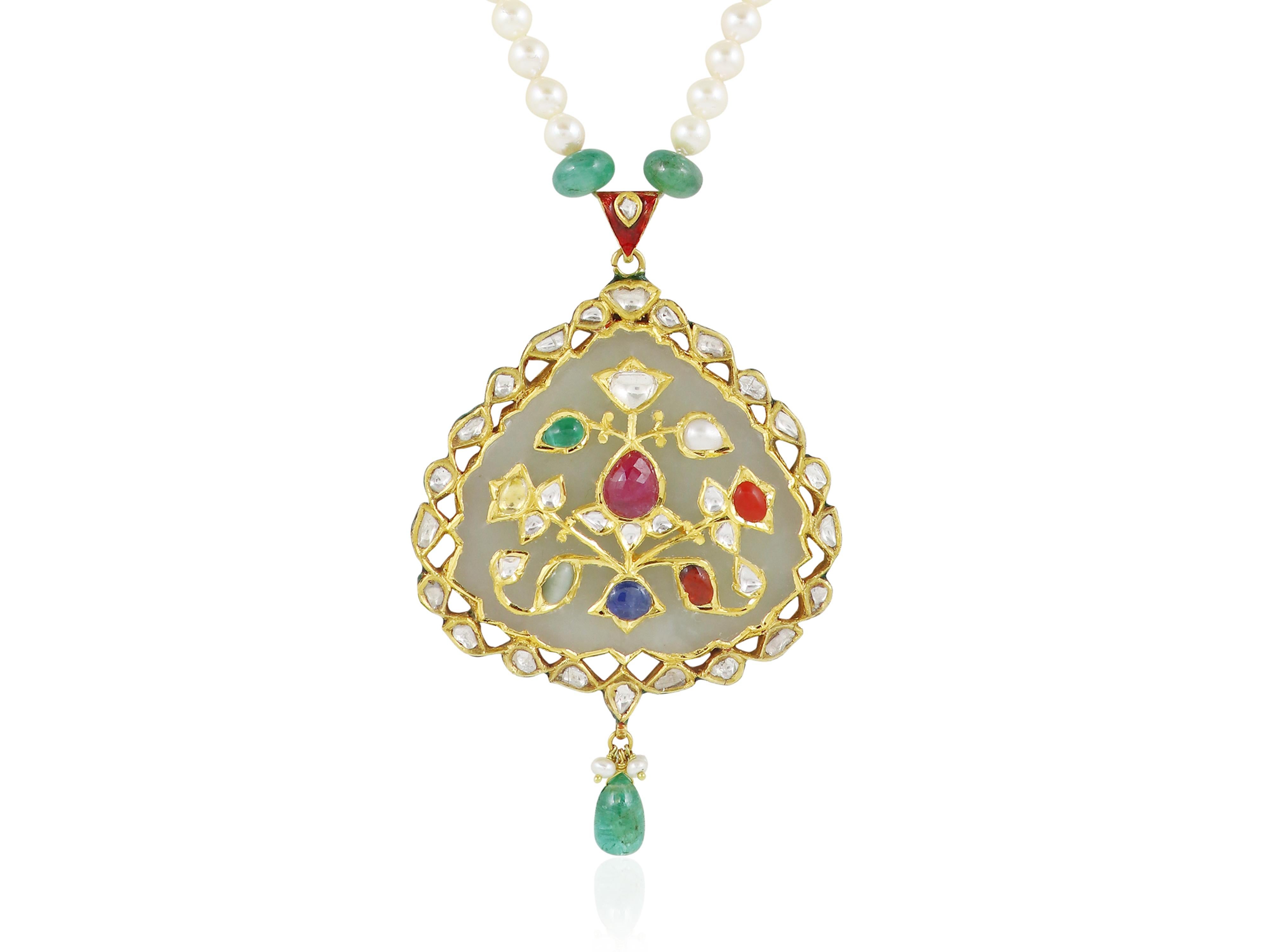 22K gold navratna Jade pendant - Mughal inspired Indian & Islamic art heirloom In Excellent Condition For Sale In Bangkok,, TH