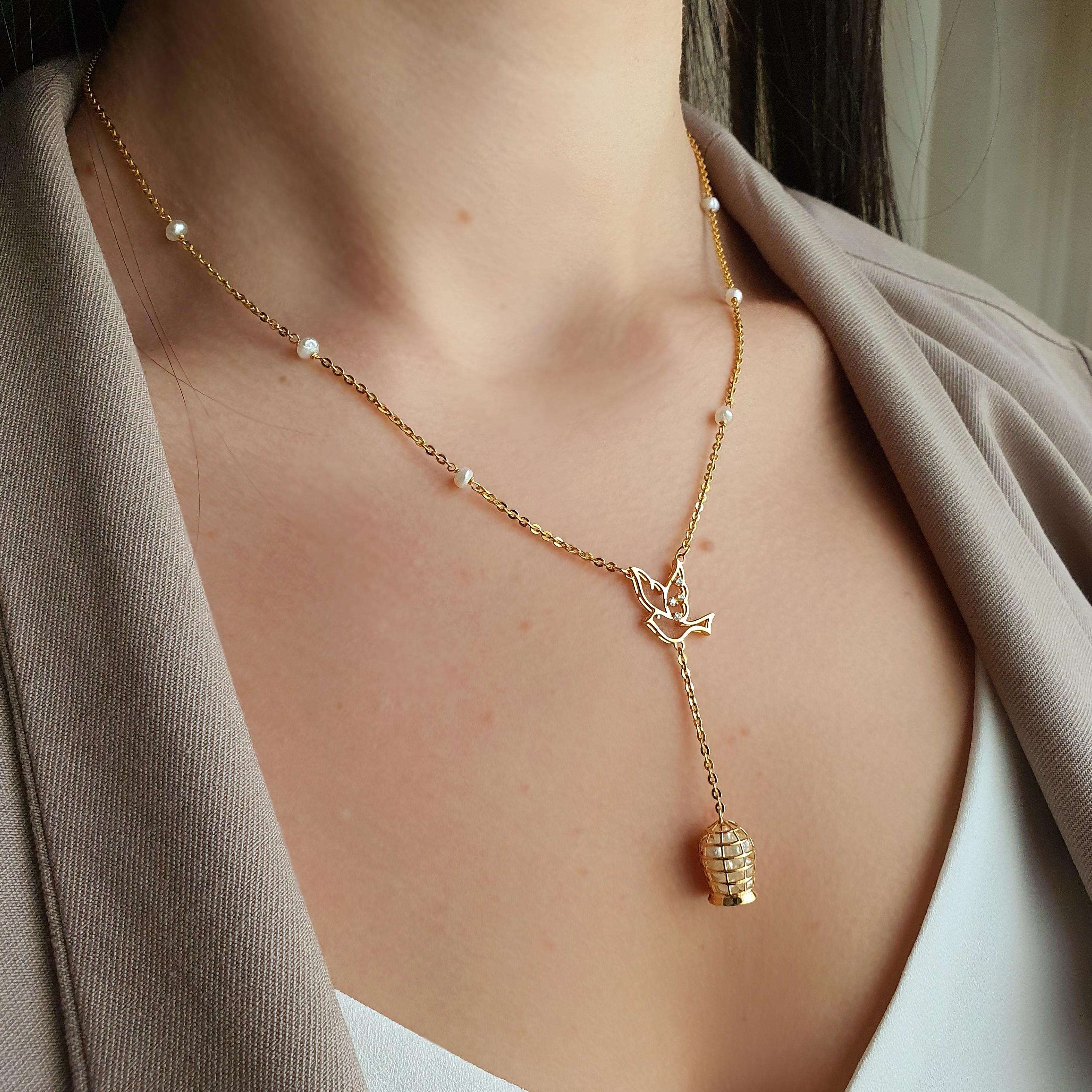 Taille ronde Collier en or 22 carats avec perles du Bahrain certifiées et diamants naturels en vente