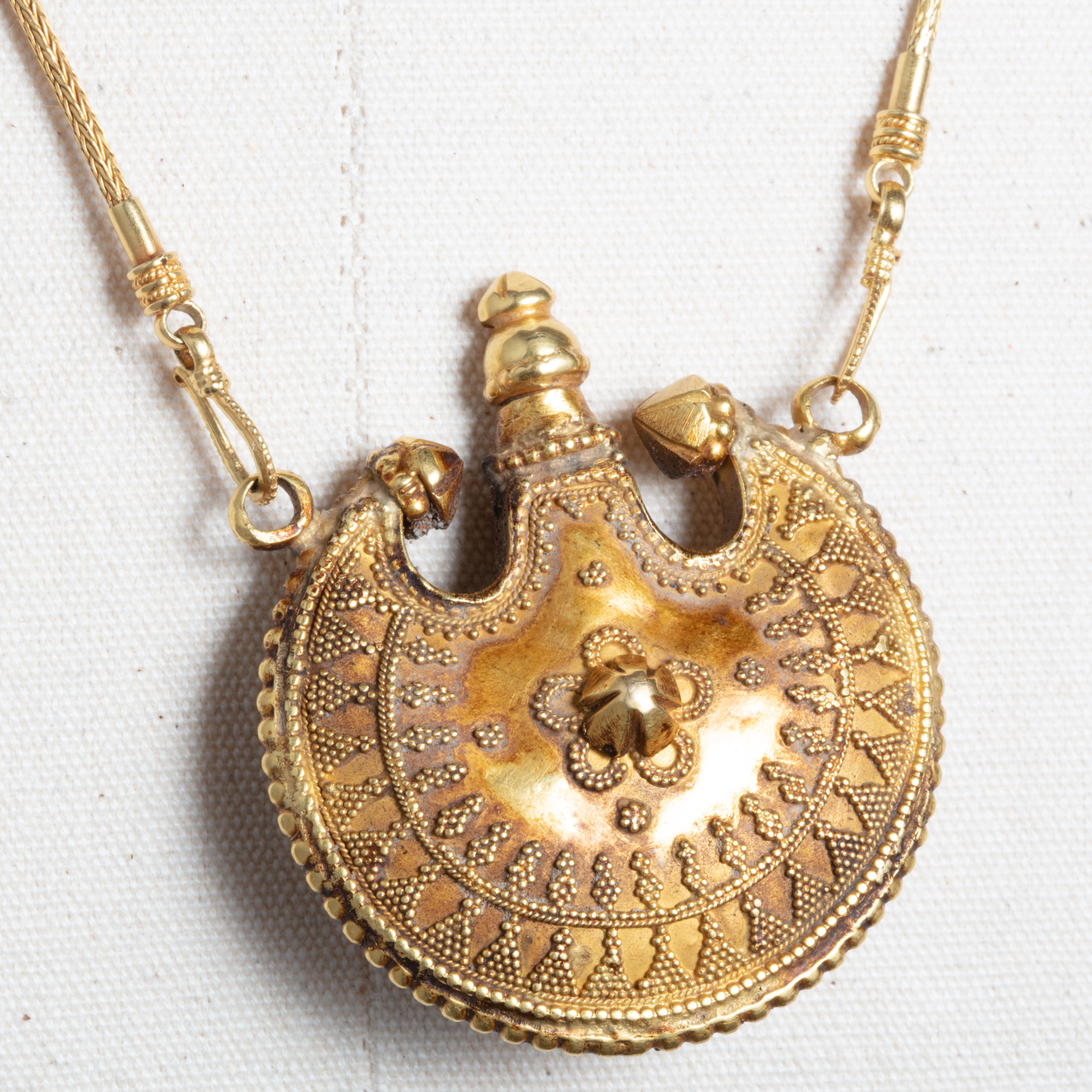 22 Karat Gold Perfume Vial Pendant Necklace India im Zustand „Gut“ in Nantucket, MA