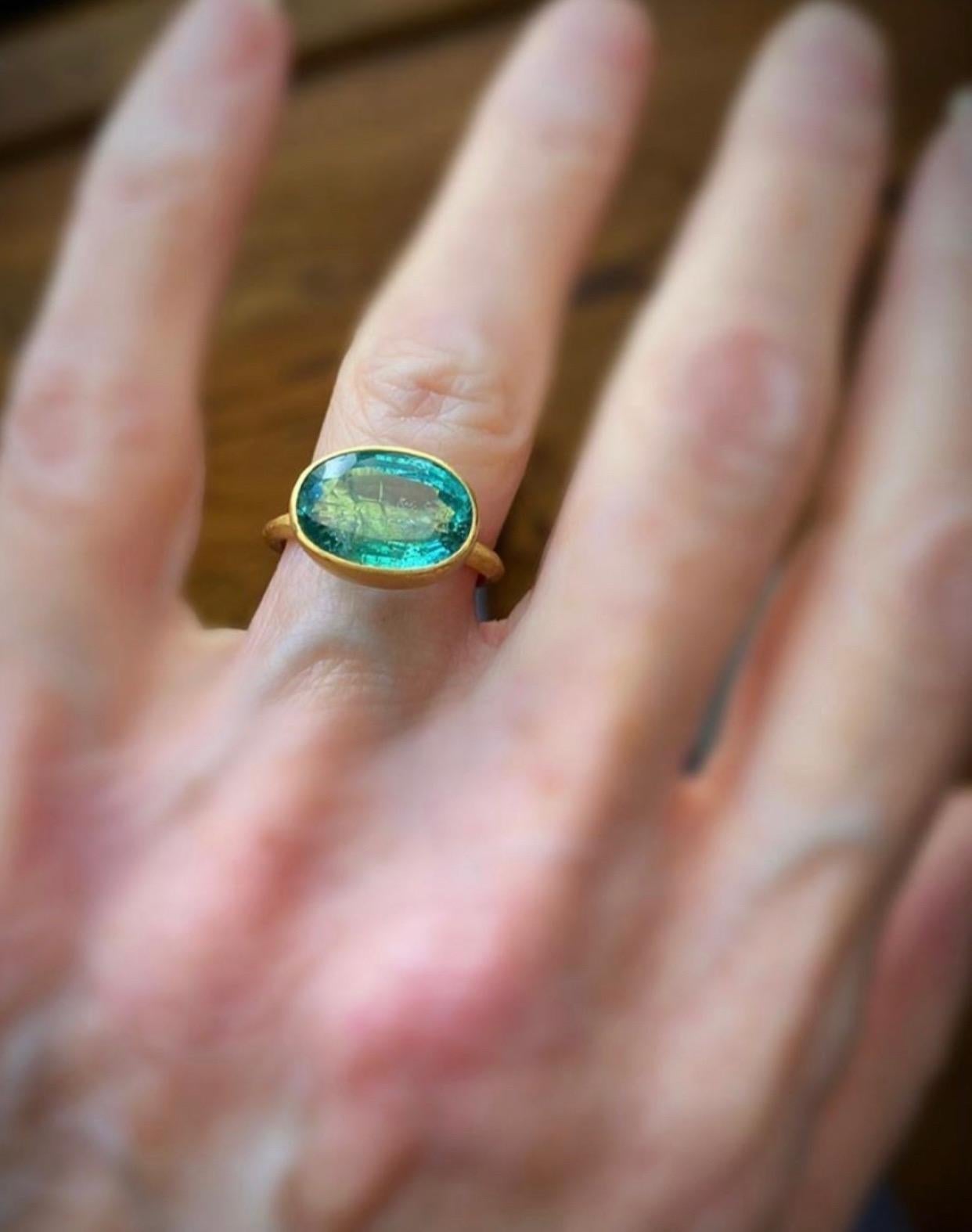 Artisan Margery Hirschey 22 Karat Gold Ring with 5.09 Carat Oval Emerald