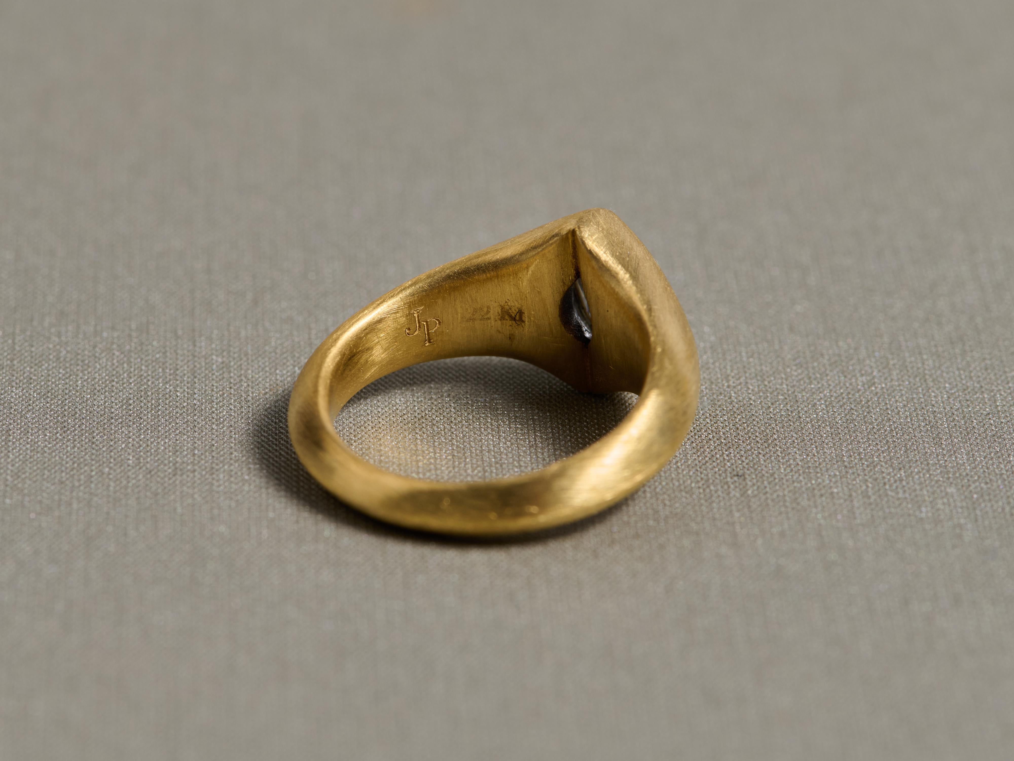 Anello in oro 22k con diamante Cape-Color Marquise-Cut da 0,92 ct. In condizioni Nuovo in vendita a Miami Beach, FL