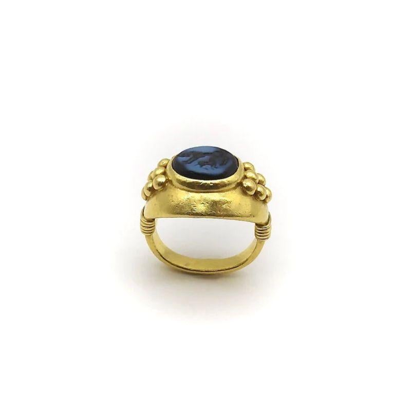 Cabochon 22K Gold Ring with Ancient Greek Intaglio of Mother Lion and Cub For Sale