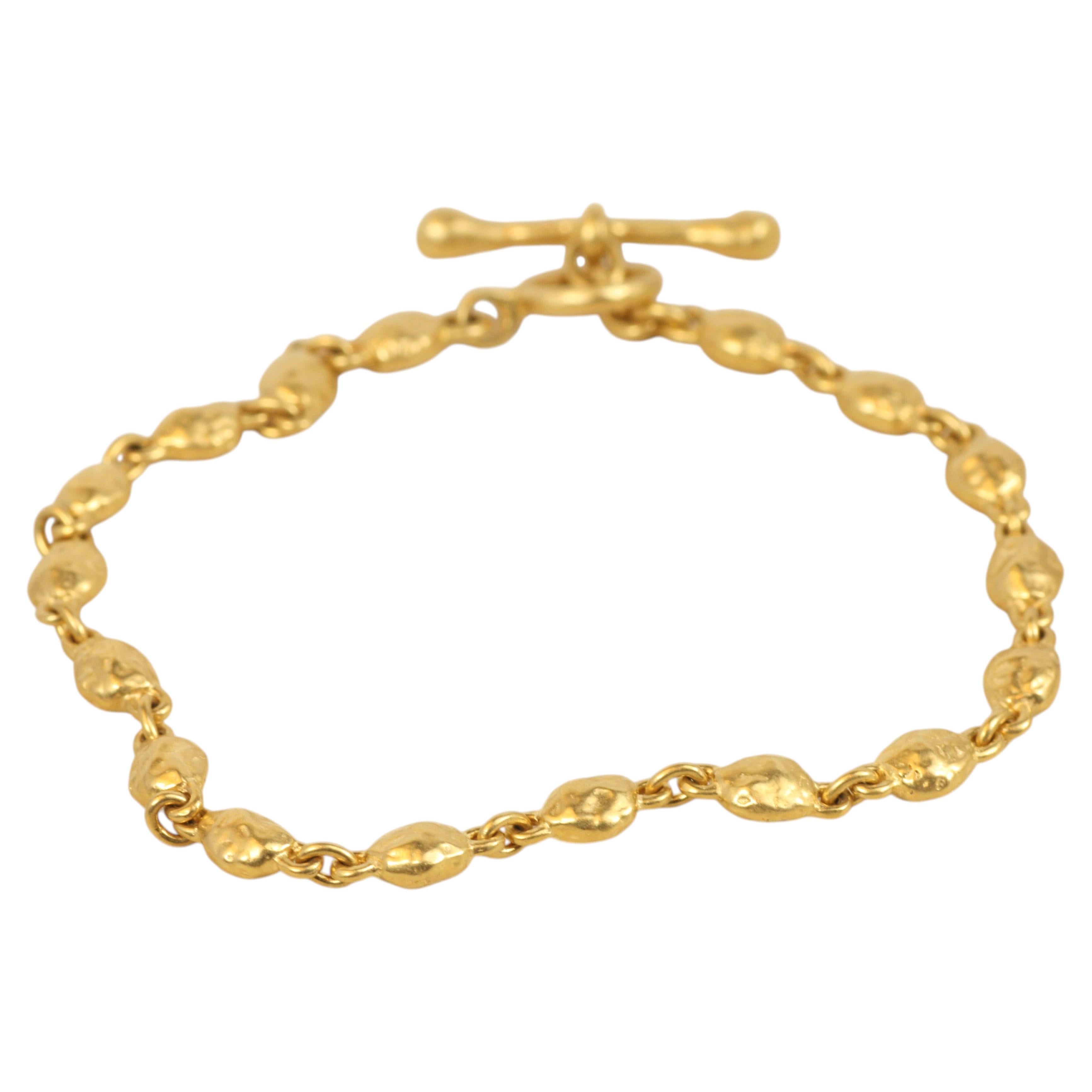 What is a toggle clasp?