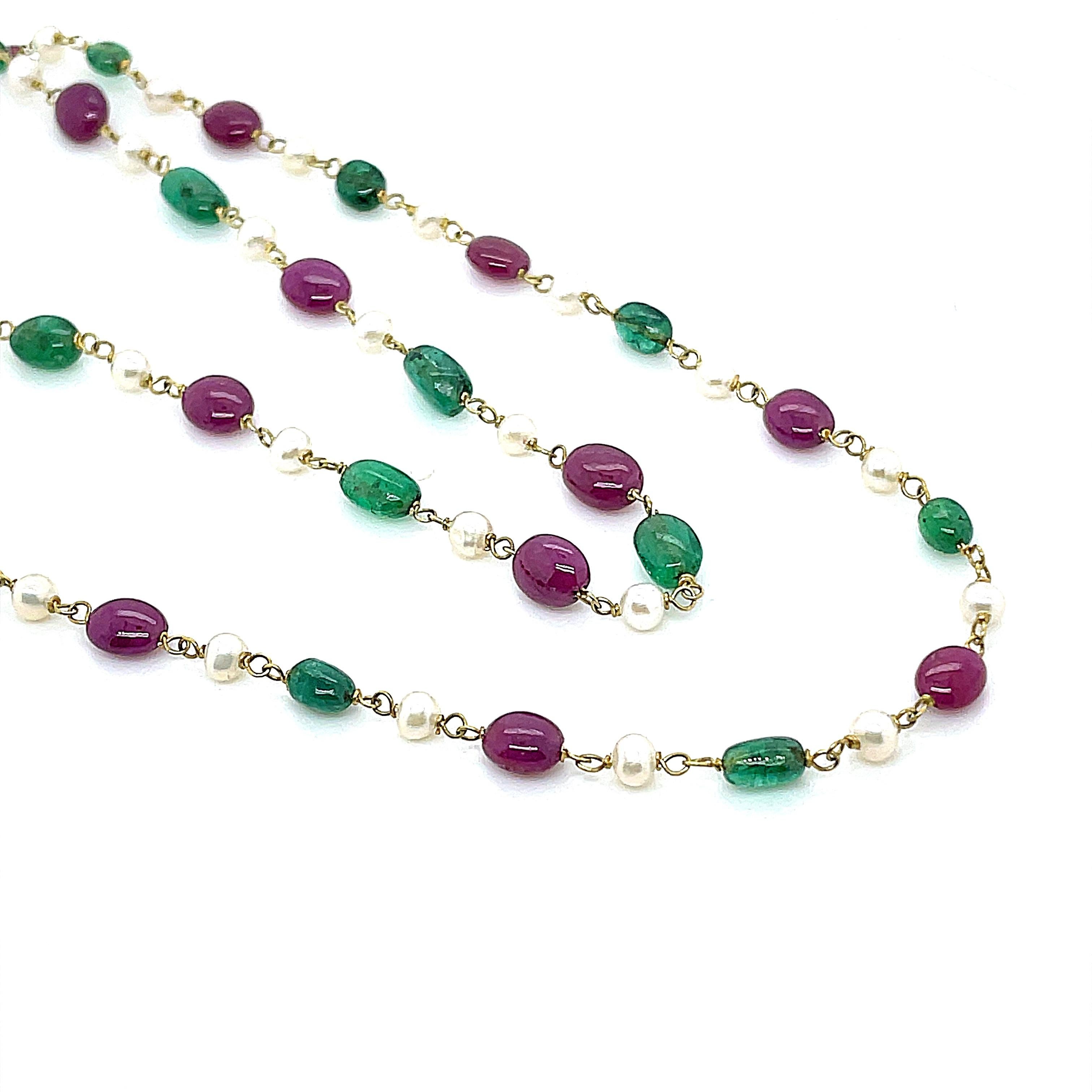 Halskette aus 22 Karat Gold Rubin und Smaragd Perlen Cts 84,04 Perlen (Rundschliff) im Angebot