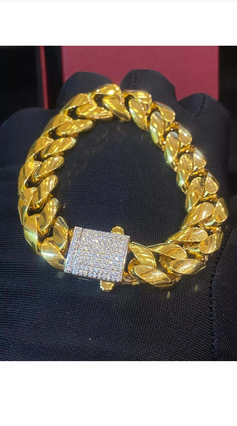 22K Gold  Unisex Dubai Cuban Link Chain Bracelet In New Condition For Sale In Massafra, IT