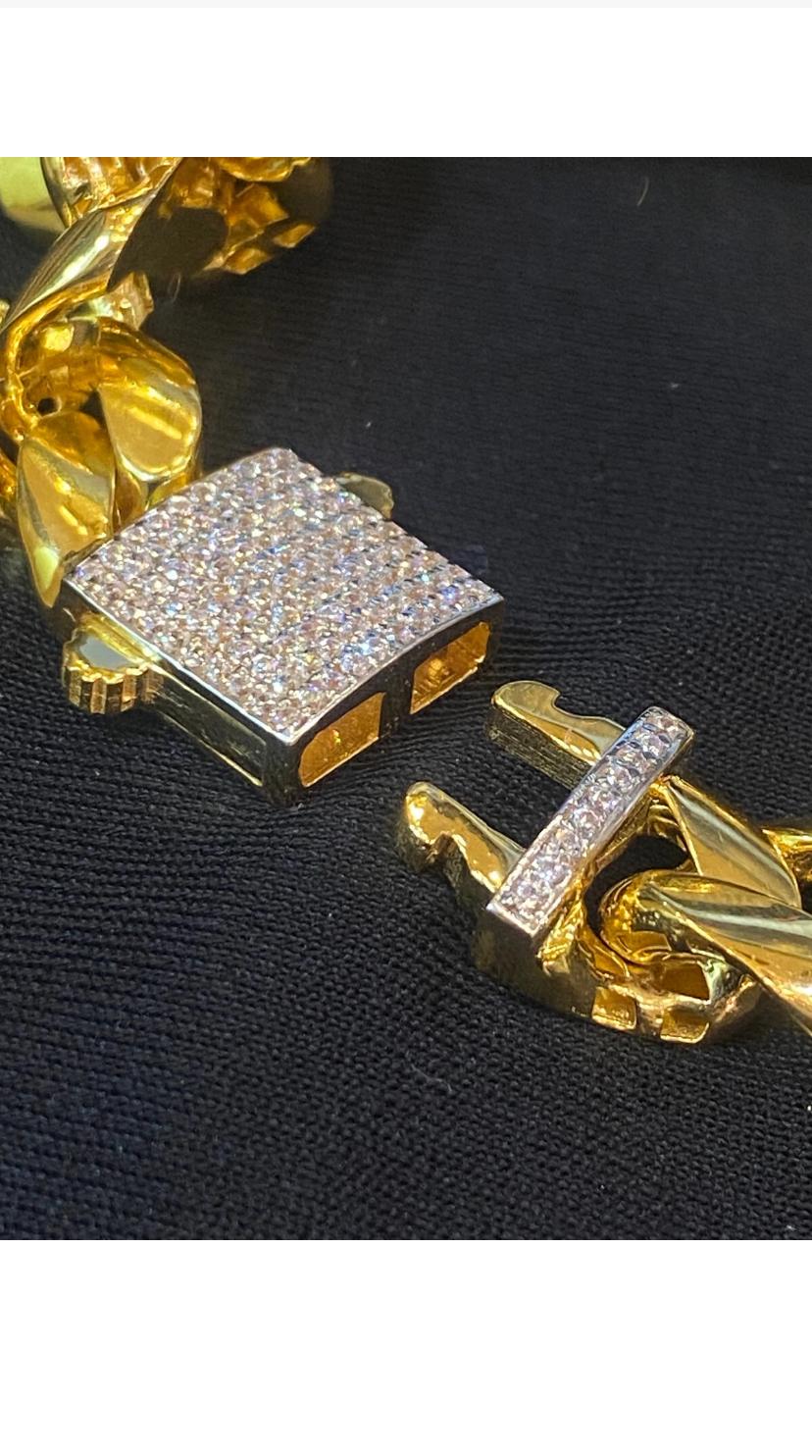 22K Gold  Unisex Dubai Cuban Link Chain Bracelet For Sale 3
