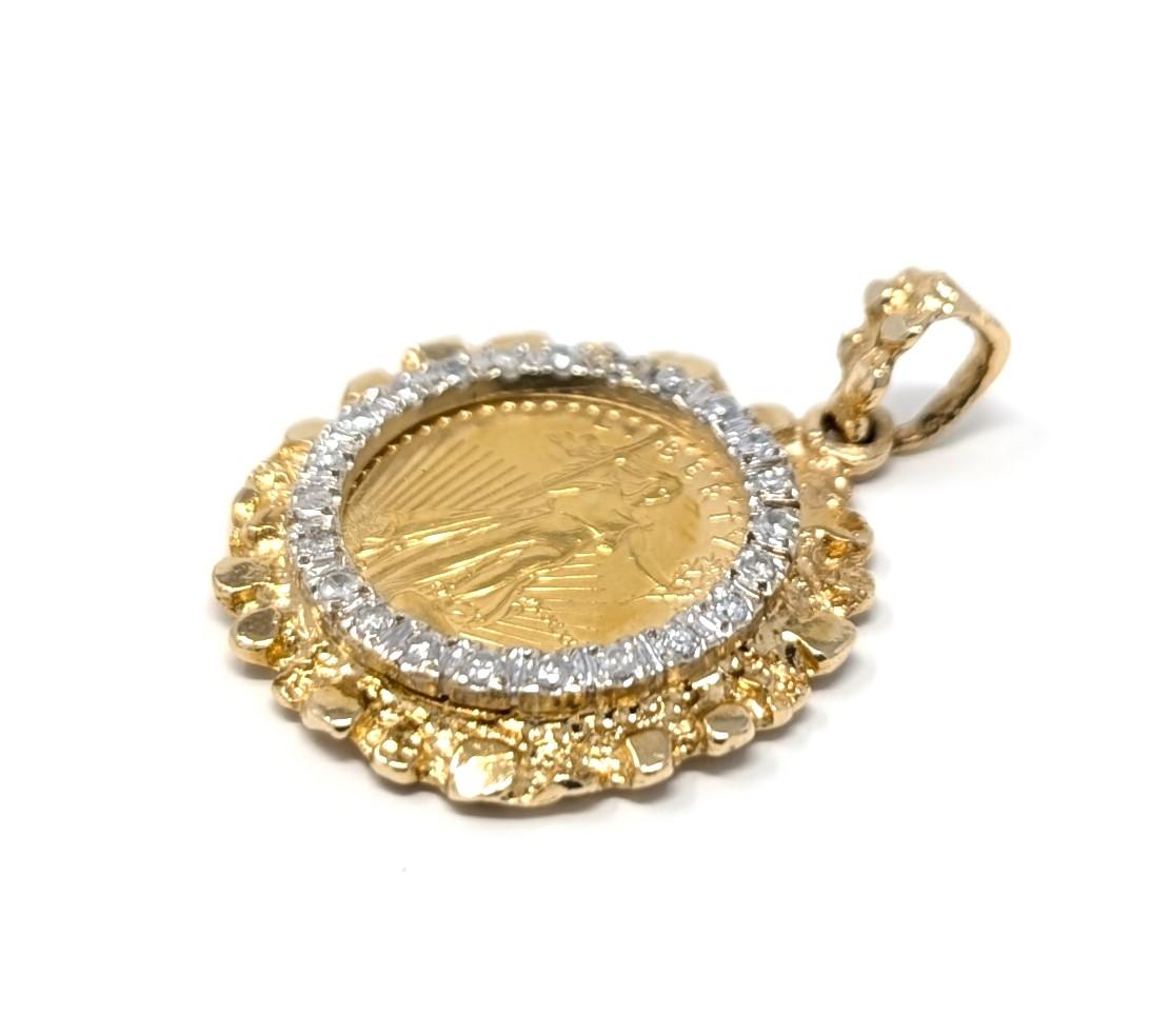 Pendentif en or 22k pièce de 5 dollars US Lady Liberty dans un cadre en or 14k avec diamant Bon état - En vente à Greer, SC