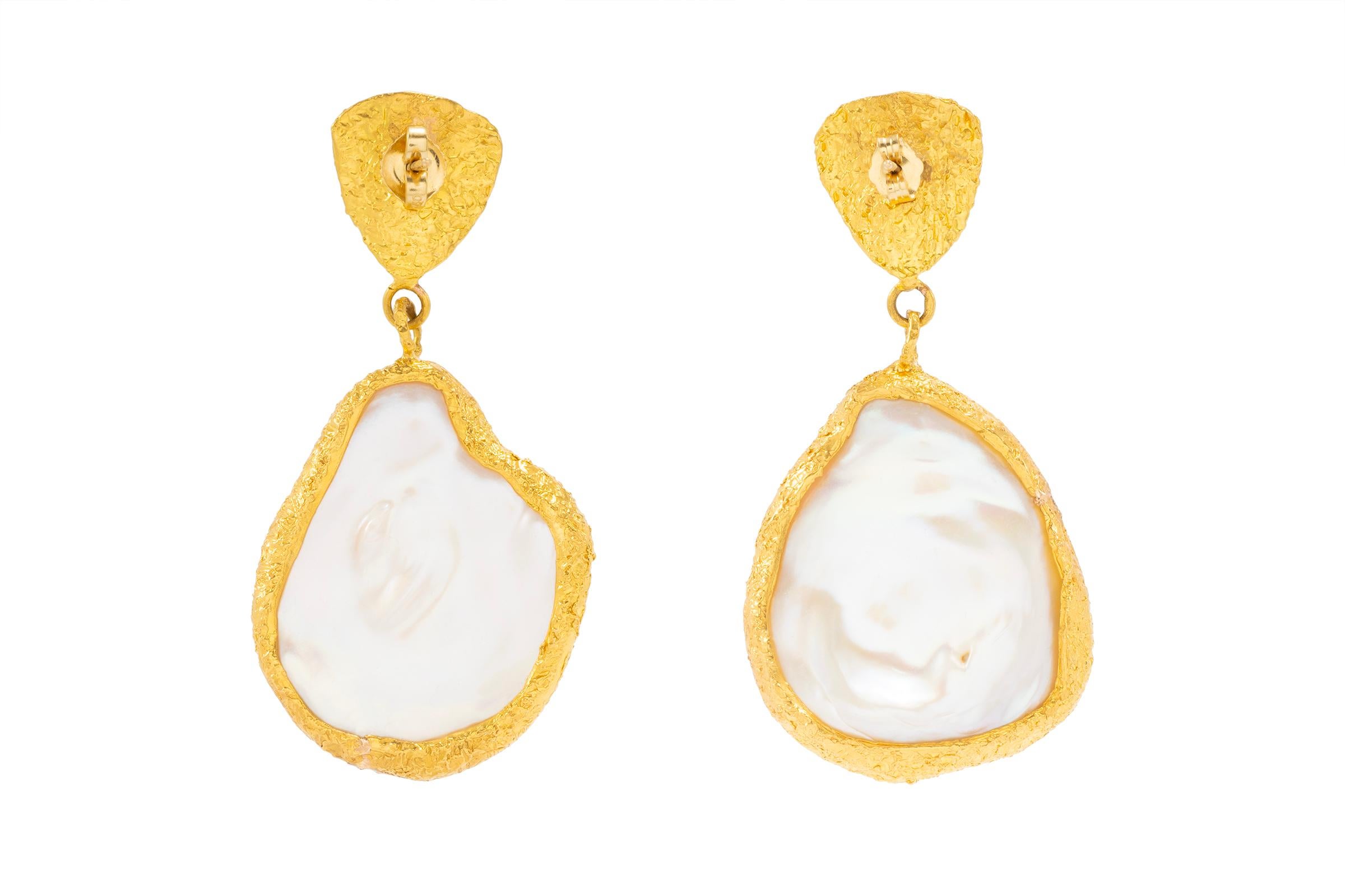 22k Gold Pearl Teardrop Earrings by Tagili In New Condition For Sale In New York, NY