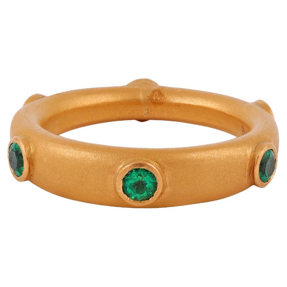 22k Karat Yellow Gold 0.64 Carat Ground-Cut Natural Emerald Eternity Band Ring For Sale