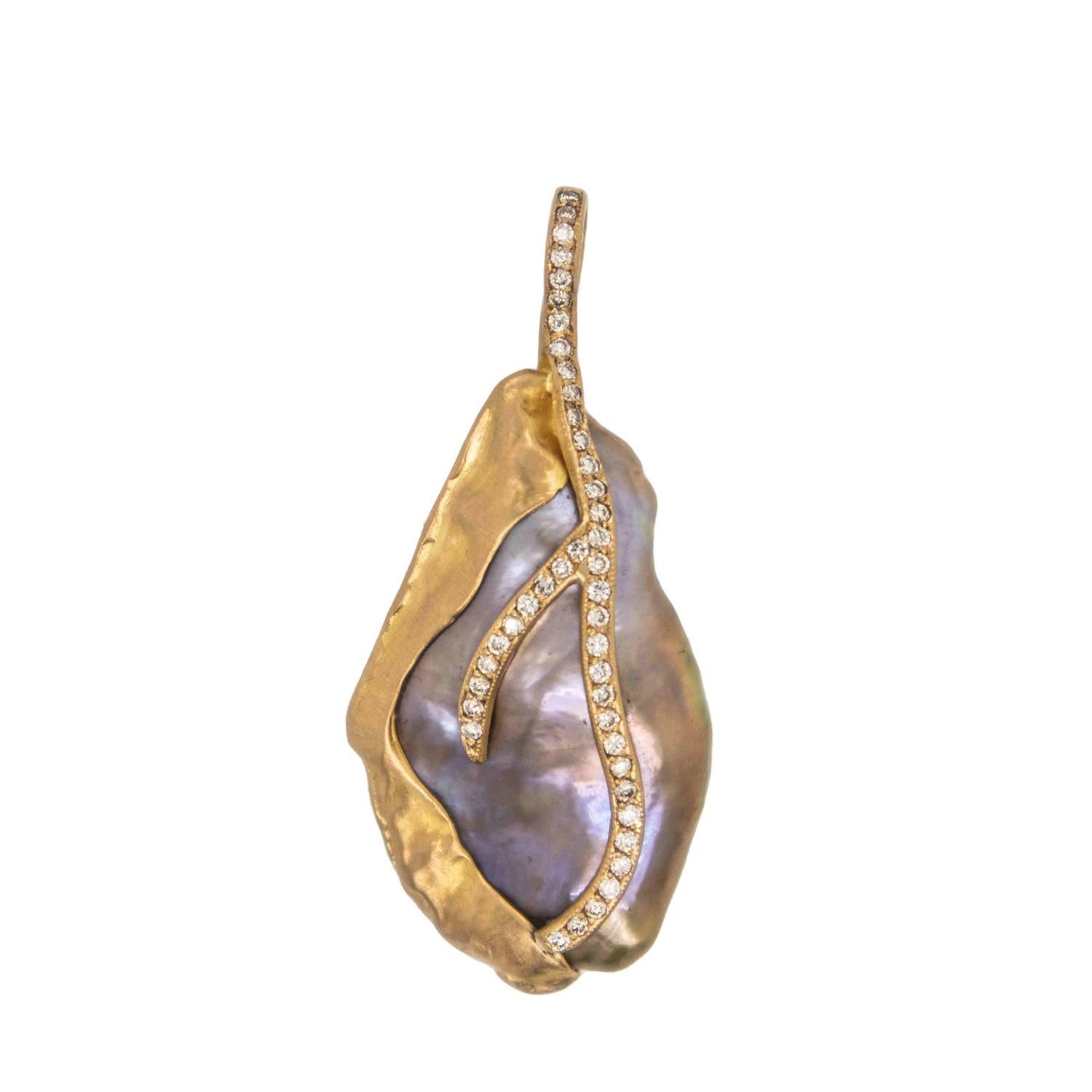 This exquisite 22K Rose Gold 