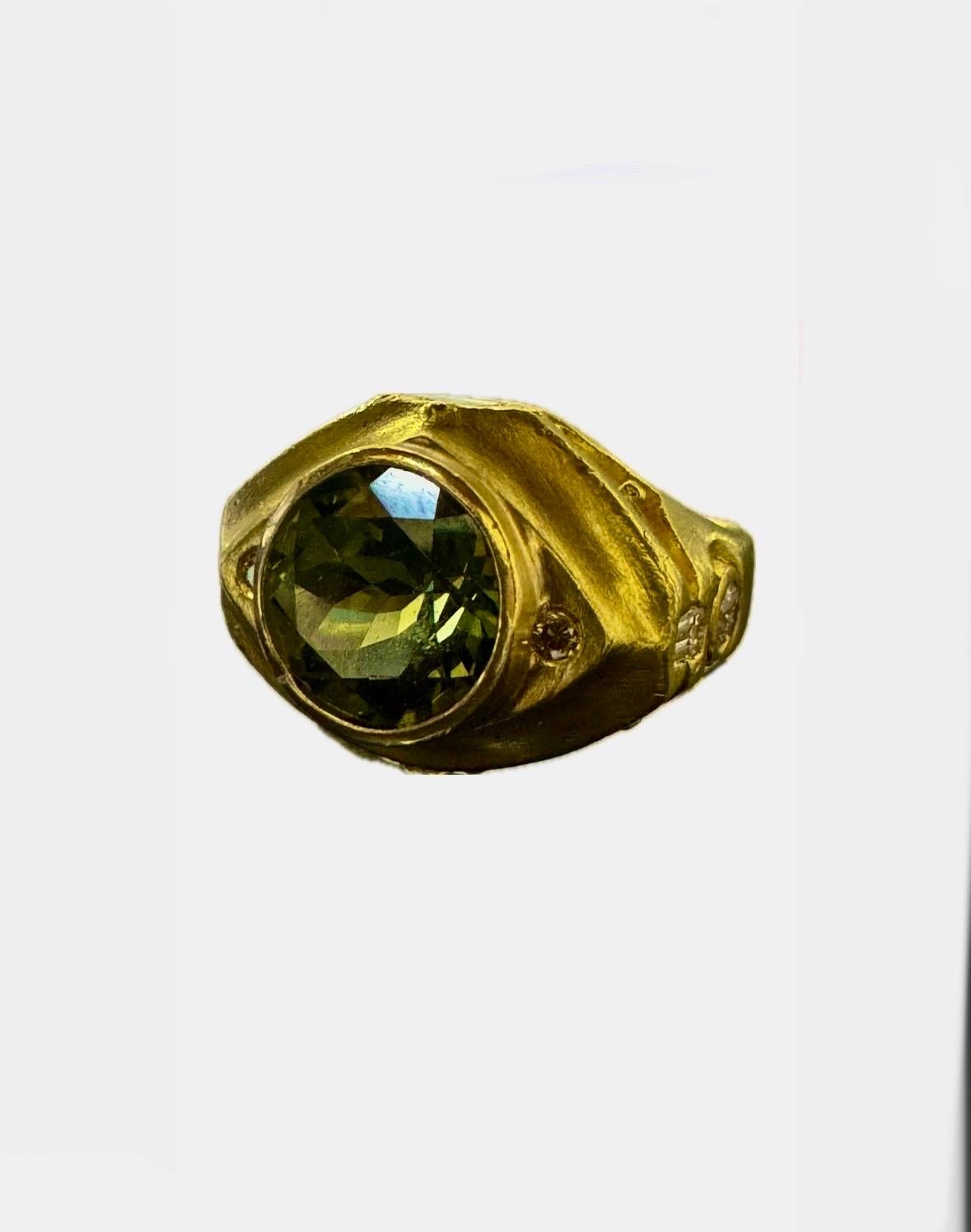 22K Yellow Gold 5 Carat Round Mint Tourmaline Diamond Egyptian Revival Ring For Sale 2