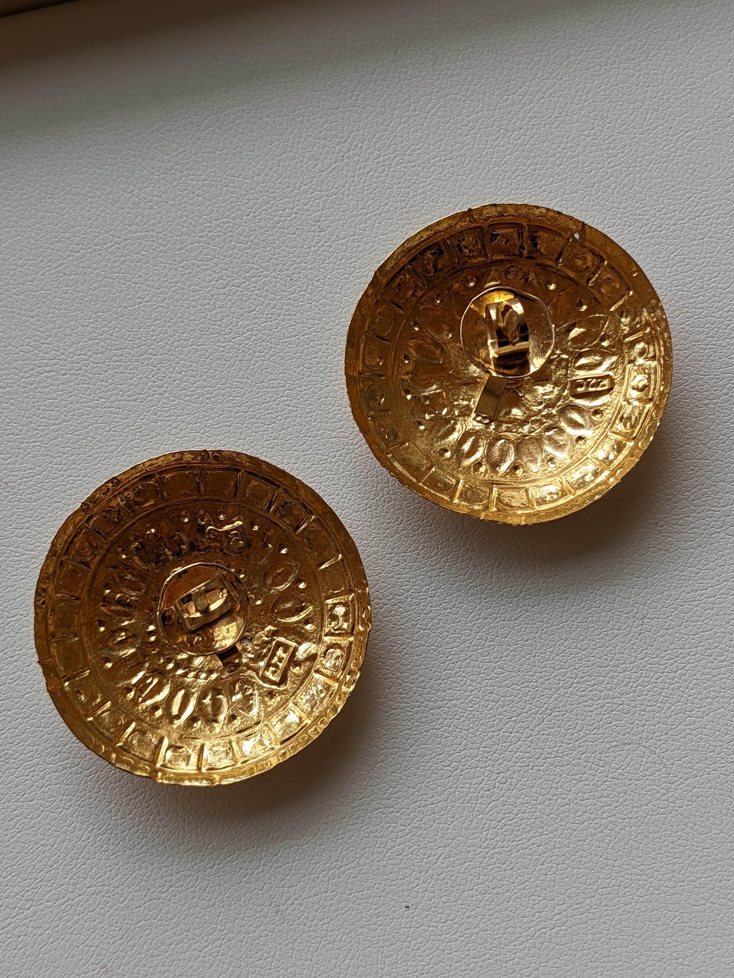 22 Karat Gelbgold antike indische Kuppel-Ohrstecker im Zustand „Gut“ im Angebot in Victoria, BC