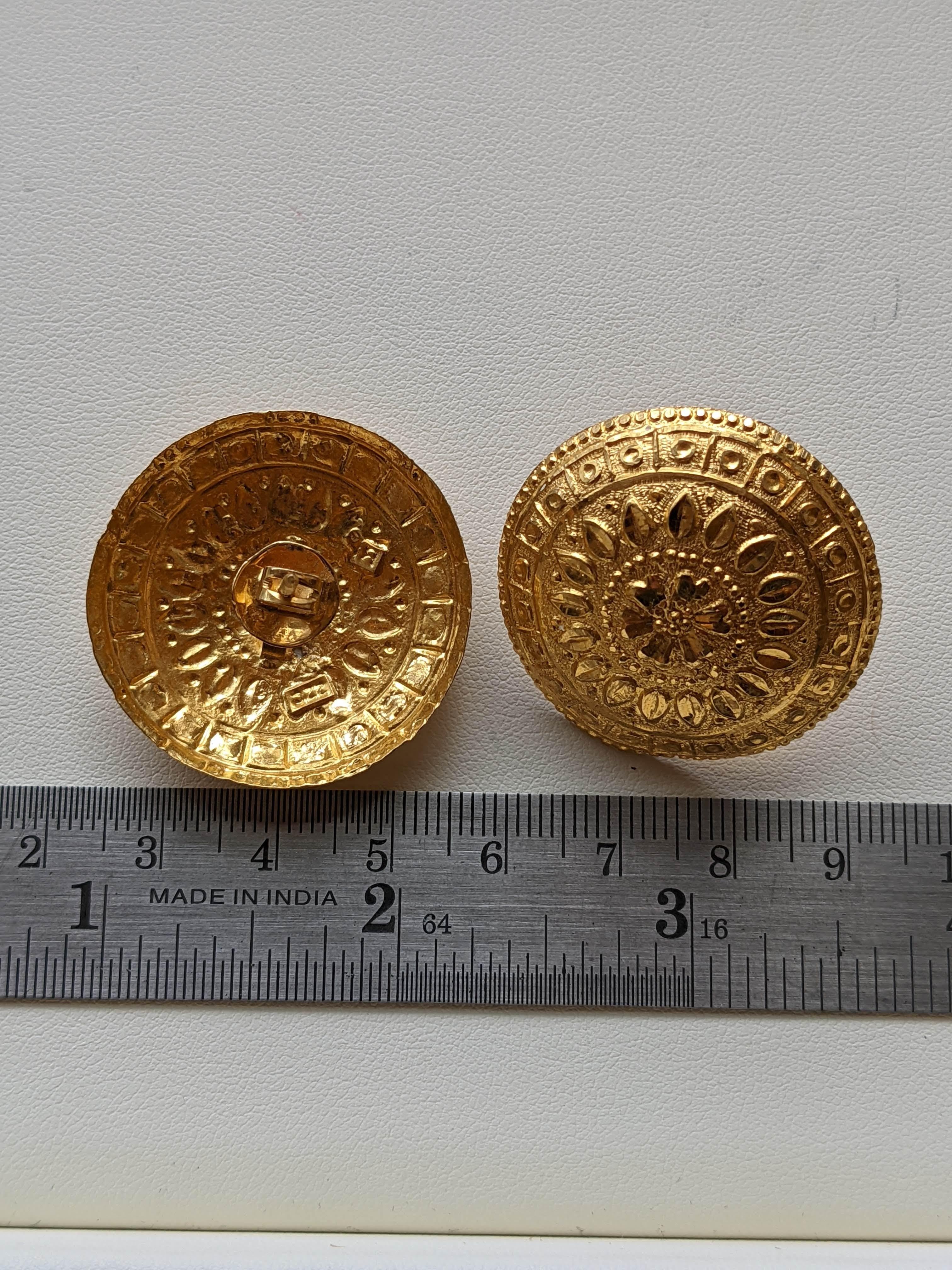 22 Karat Gelbgold antike indische Kuppel-Ohrstecker Damen im Angebot