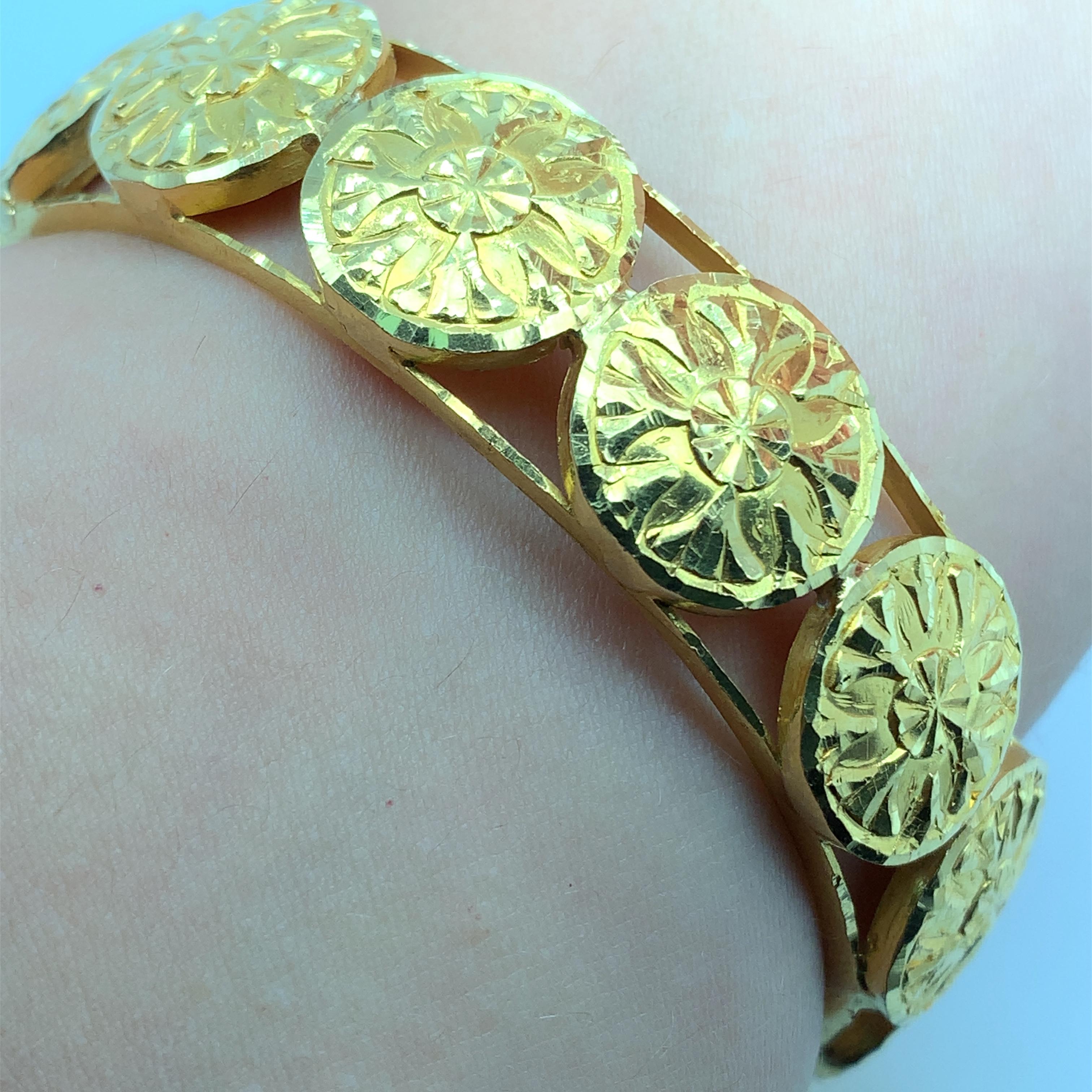 Women's 22k Yellow gold bangle bracelet ring earrings and anklet jewellery set For Sale