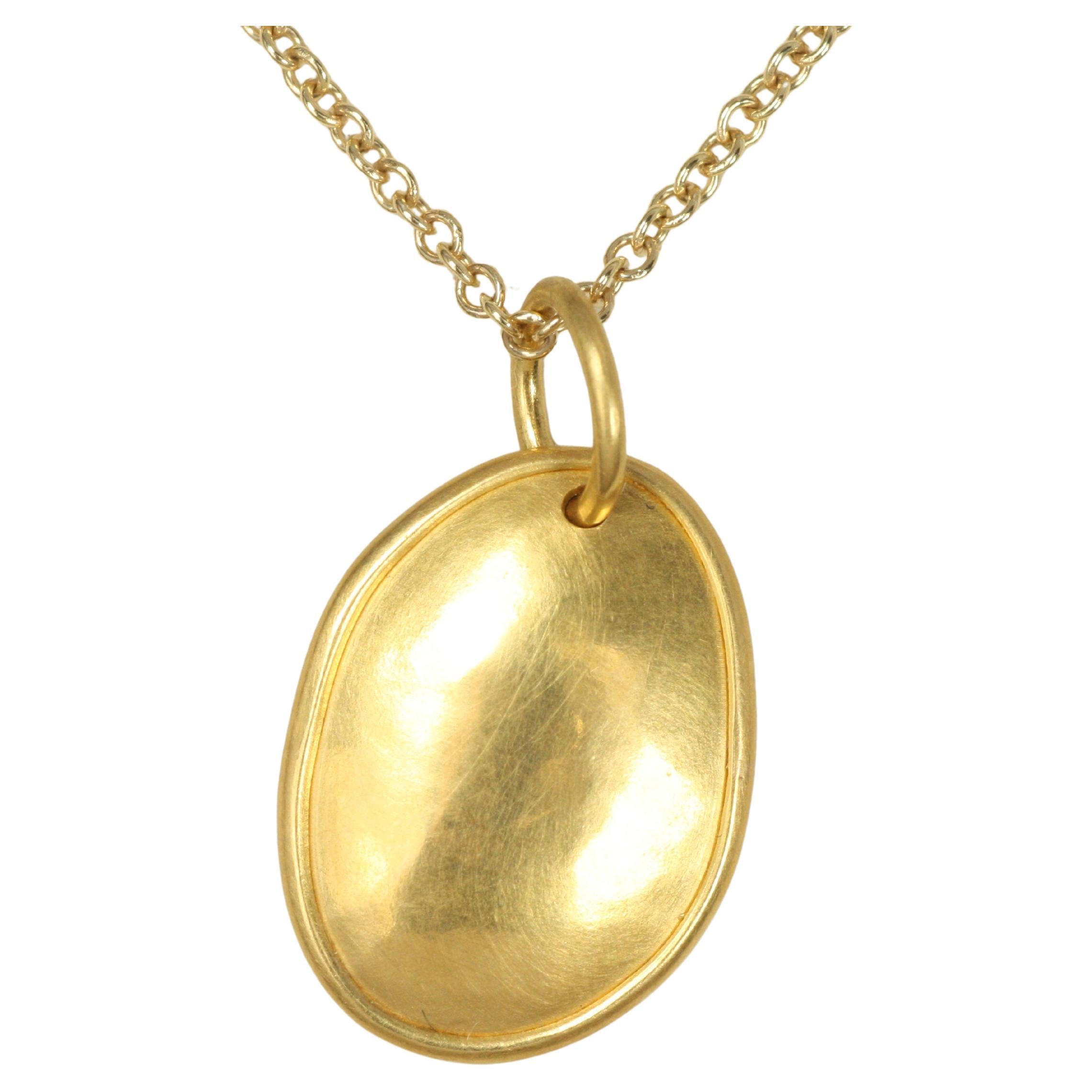 Ciondolo con semi di zucca con castone in oro giallo 22K, fatto a mano, collana in vendita