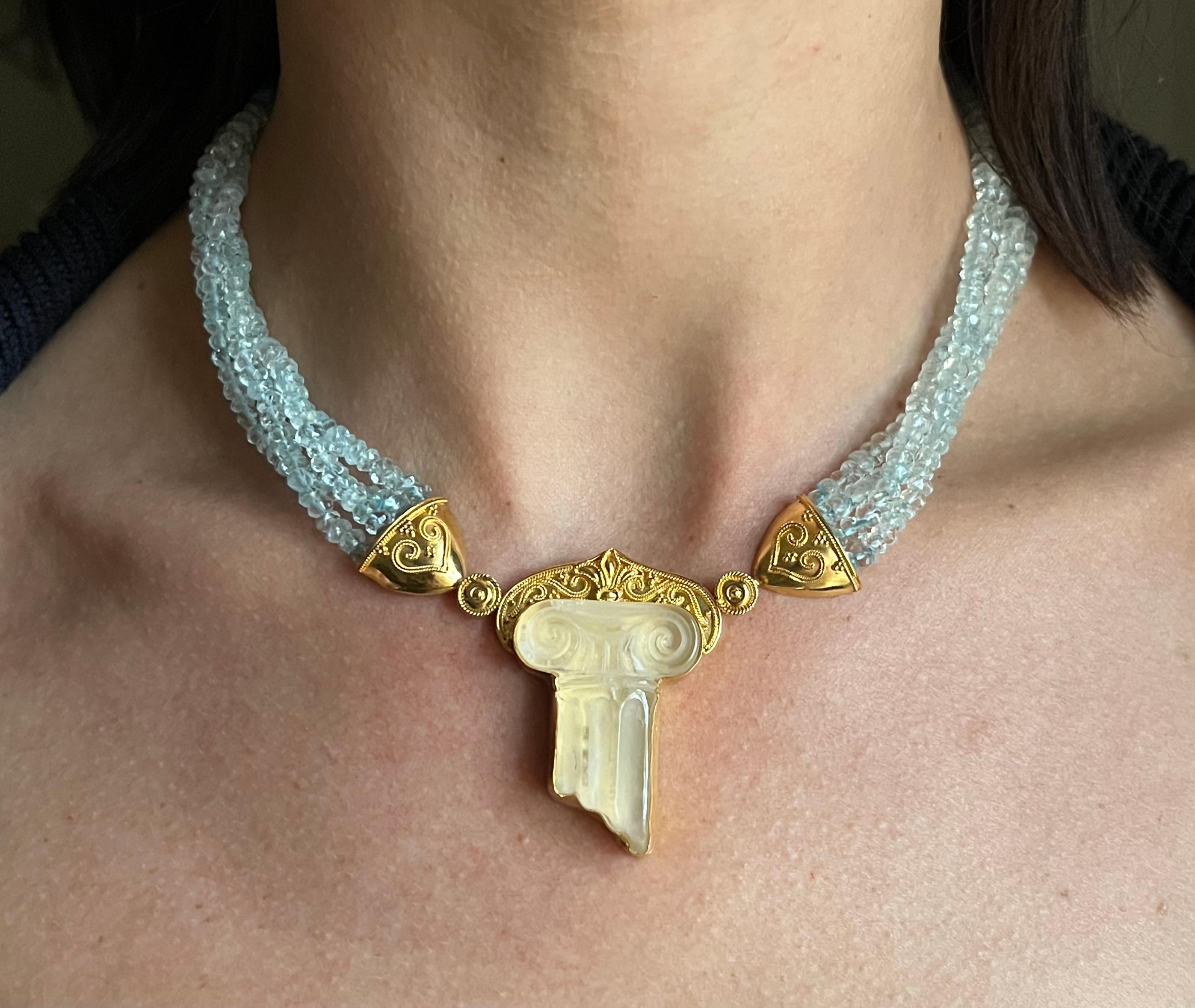 22 Karat Gelbgold geschnitzter Quarz römischer Säule & blauer Zirkon Perlenkette im Angebot 1