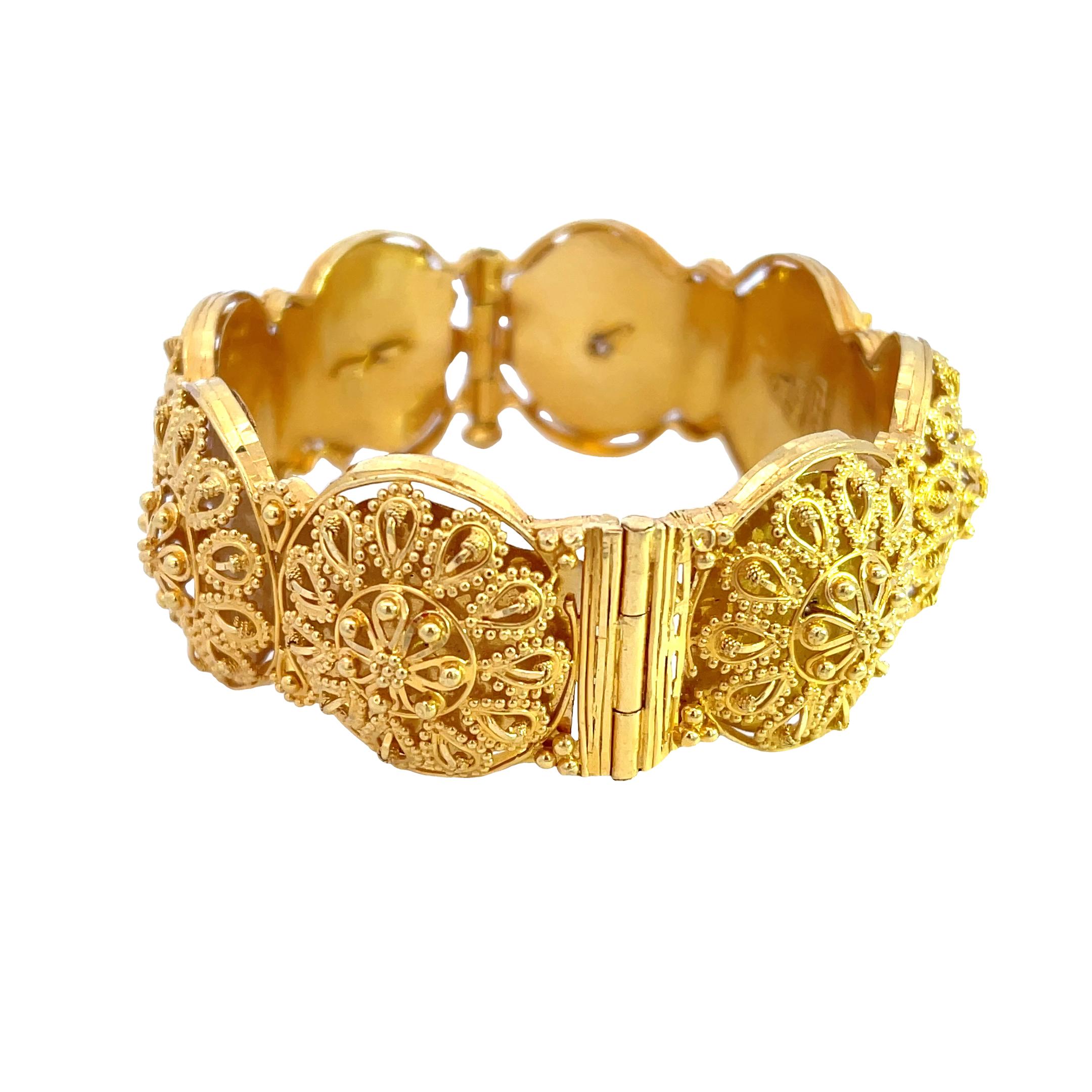 Women's or Men's 22K Yellow Gold Cuff Bangle For Sale