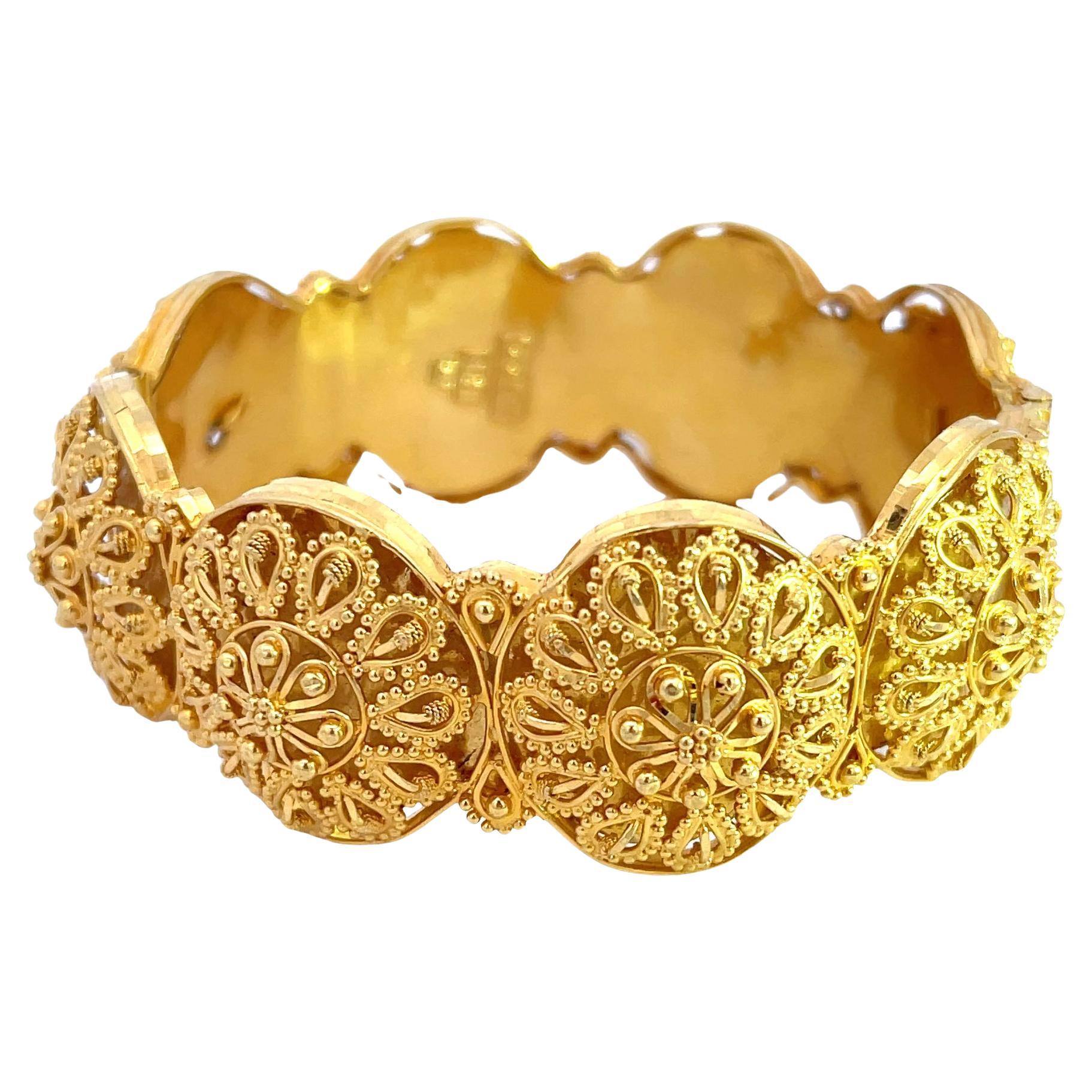 22K Yellow Gold Cuff Bangle For Sale