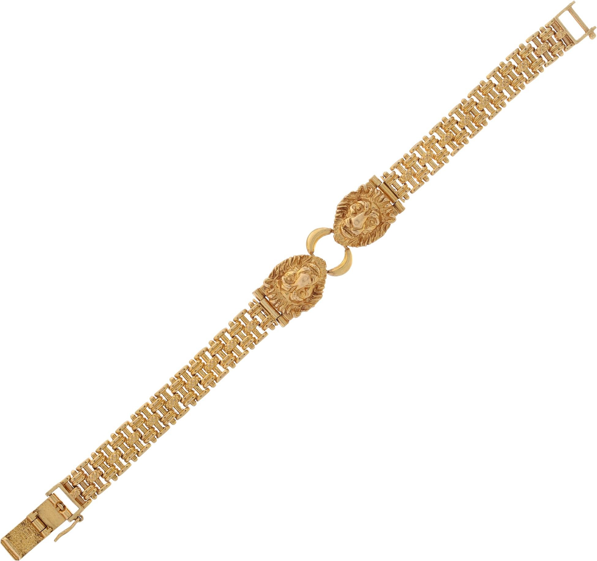 22k yellow gold Double lion head bracelet In Excellent Condition In Surfside, FL