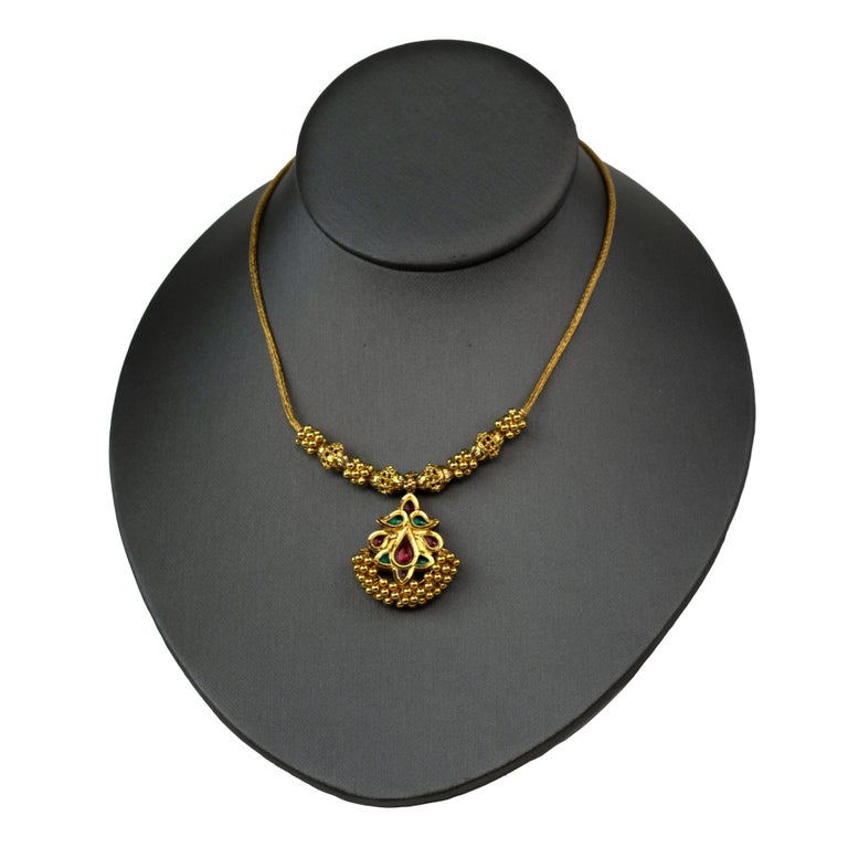 22K Yellow Gold Enamel Pendant Necklace 25g In Excellent Condition For Sale In Laguna Beach, CA