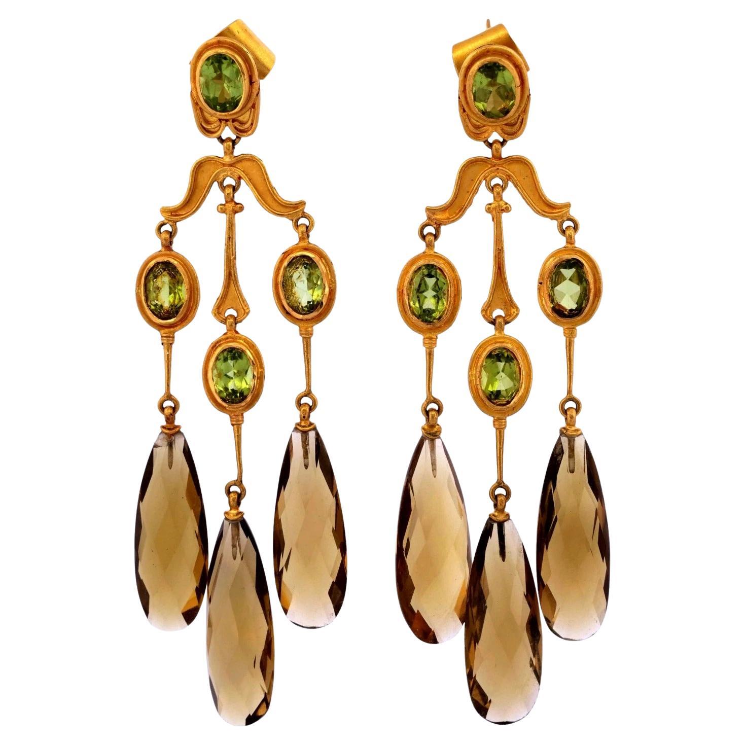 Or jaune 22K  Boucles d'oreilles chandelier en quartz fumé doré et péridot 20.87g en vente